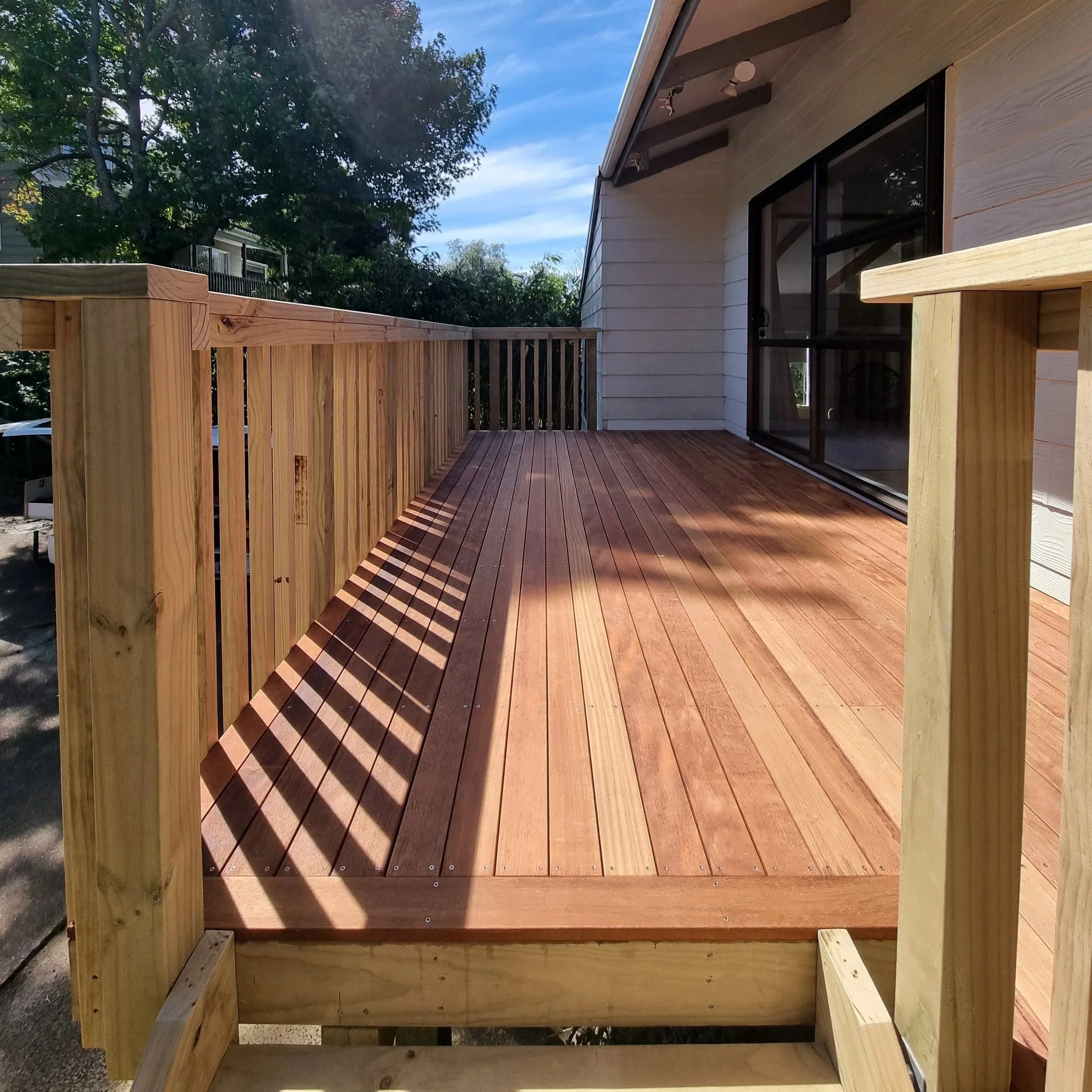 Kwila deck with new timber balustarde