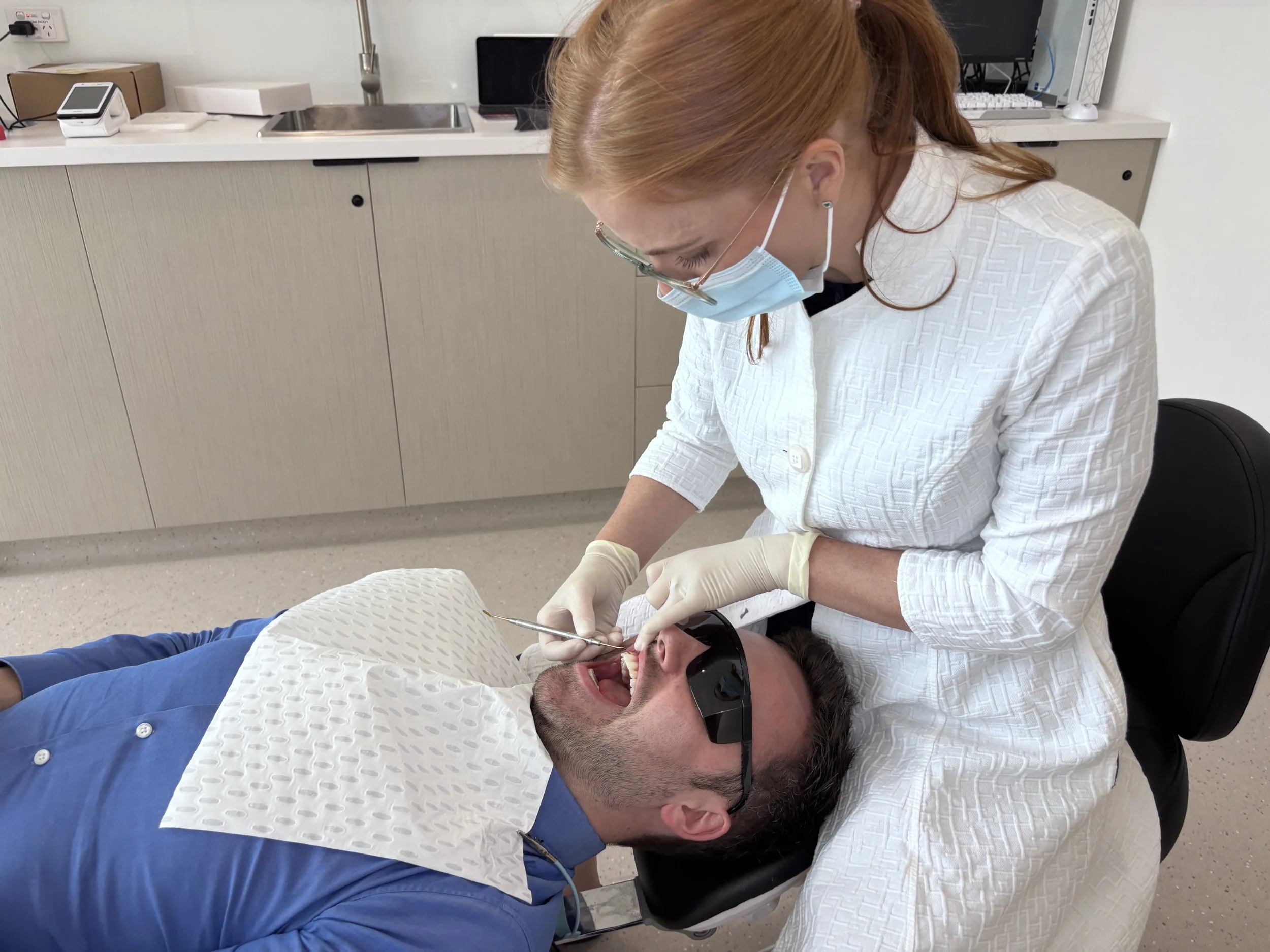 Dr Aimee Dunne performing composite bonding treatment