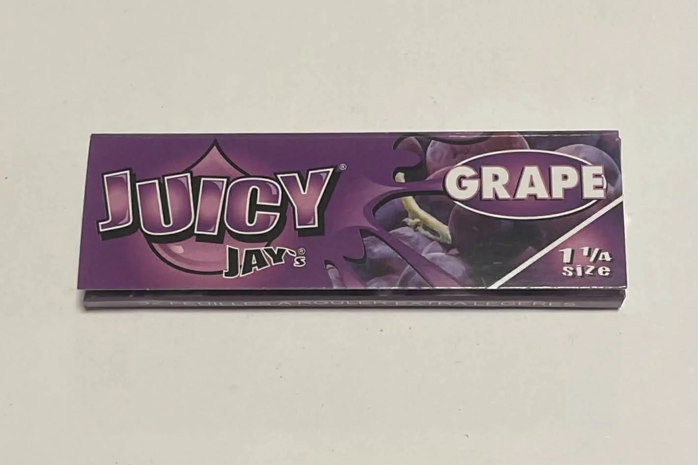 Juicy Jay’s Flavoured Rolling Papers (Grape, 1¼ Size)