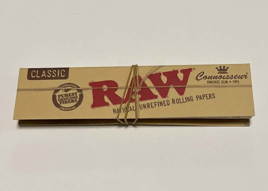 RAW Connoisseur Rolling Papers + Tips (King Size Slim)