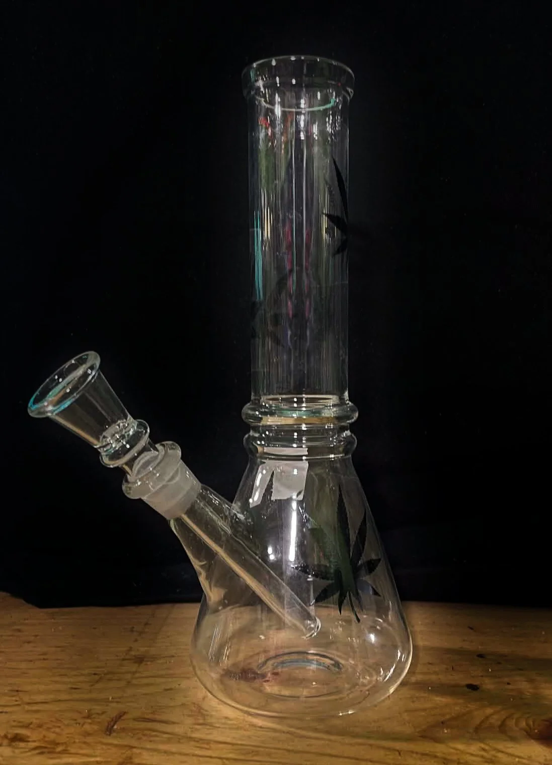 Leaf Design Beaker Bong