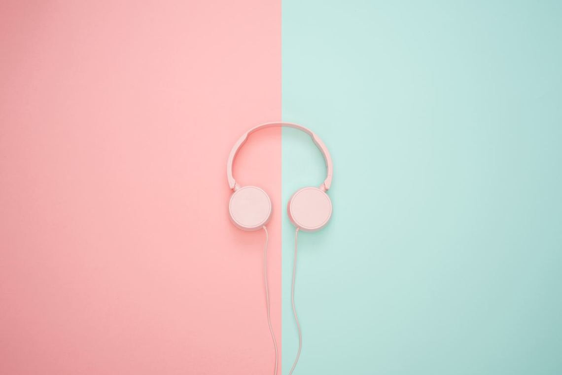 Healing &amp; Meditating With Binaural Beats