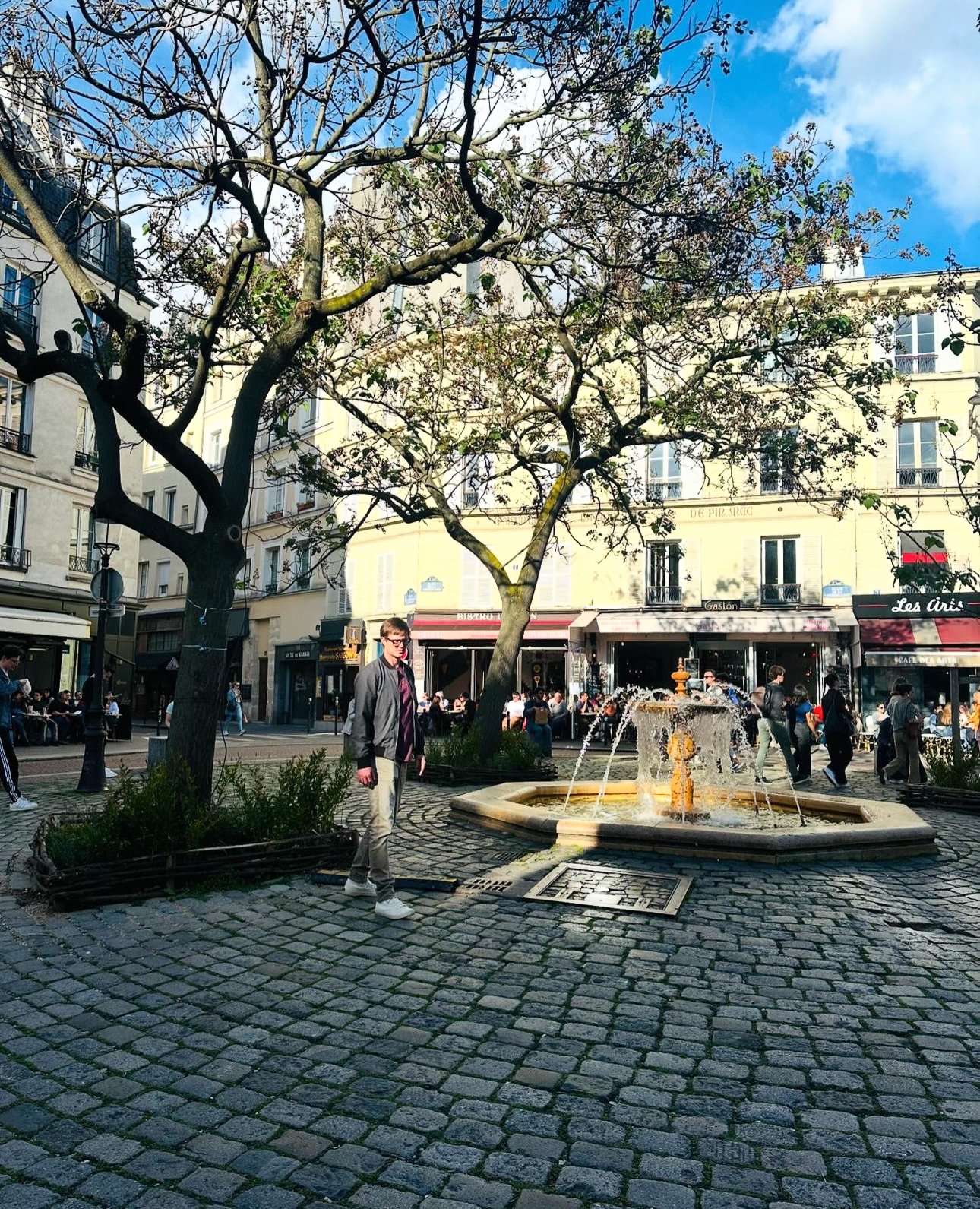 Place de la Contrescarpe.jpg
