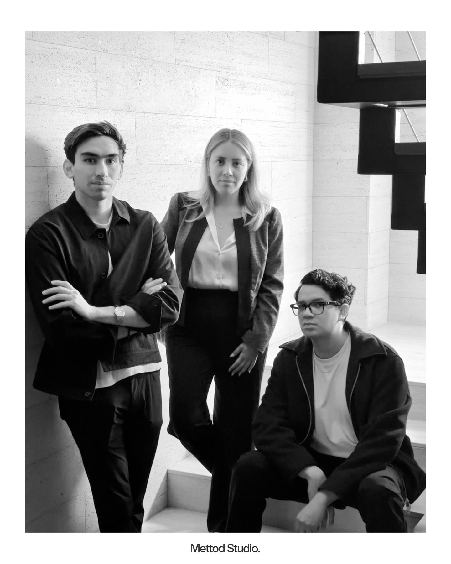 Detr&aacute;s de Mettod hay una visi&oacute;n compartida: crear proyectos con intenci&oacute;n, identidad y una manera distinta de entender el dise&ntilde;o.

Somos un Studio formado por perfiles que se complementan y dialogan entre s&iacute;, integr