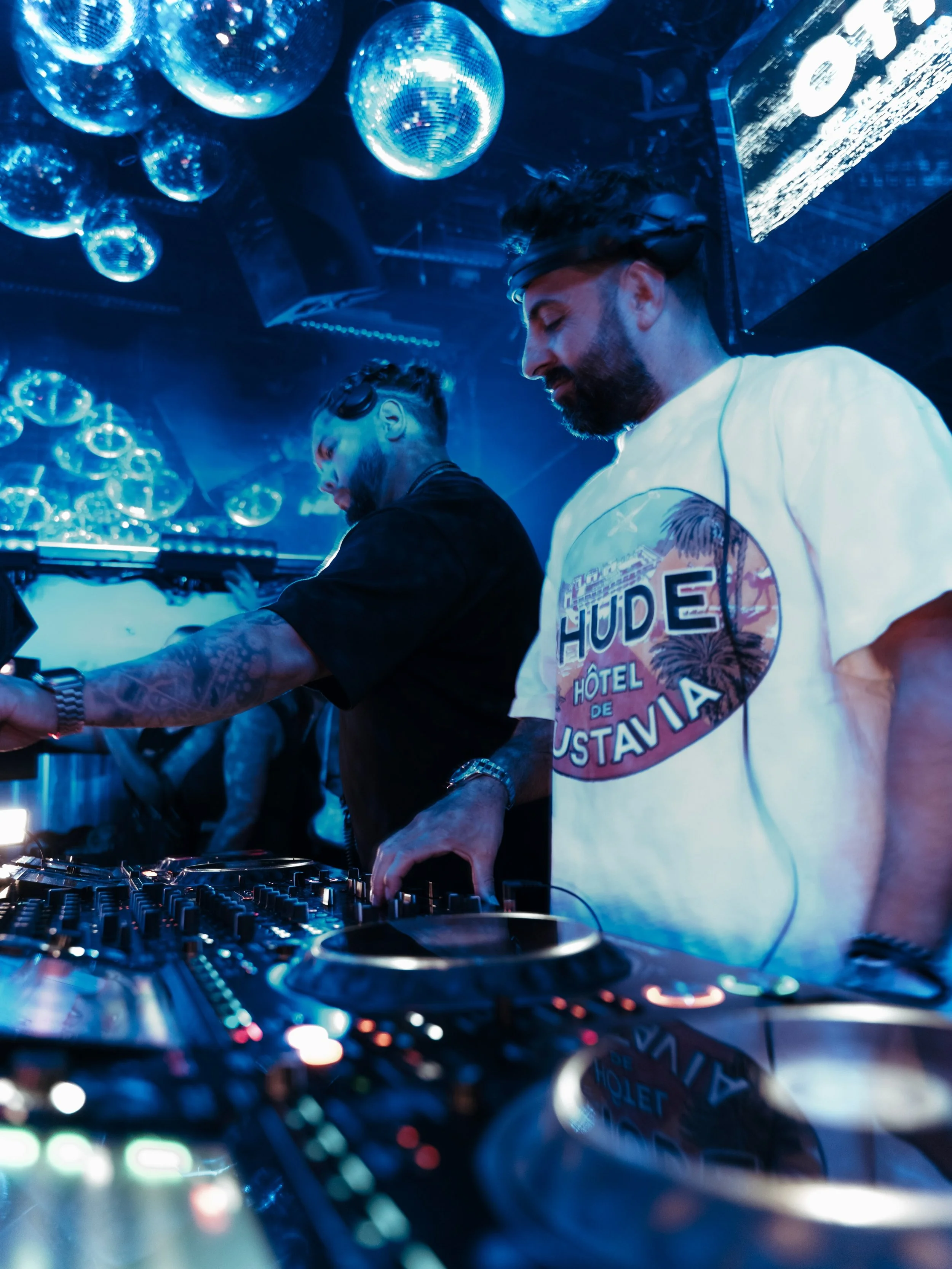 New York City is different ❤️♟️@offtherecord_rec @publichotels #Chckmate

( 📸 : @neeknyce_ )