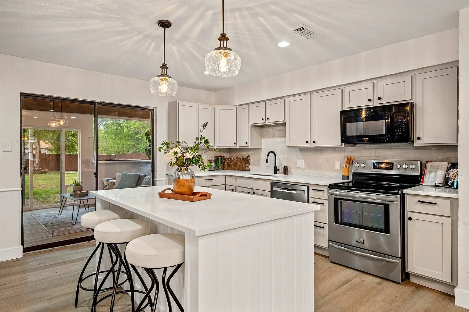 cffff2cb154a1ea5c243a5bafe903d34-uncropped_scaled_within_1536_1152 (1).webp