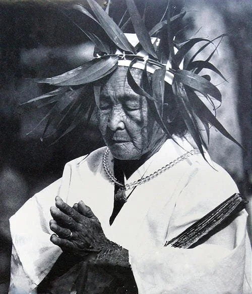Yuta : the Spirit Workers of okinawa