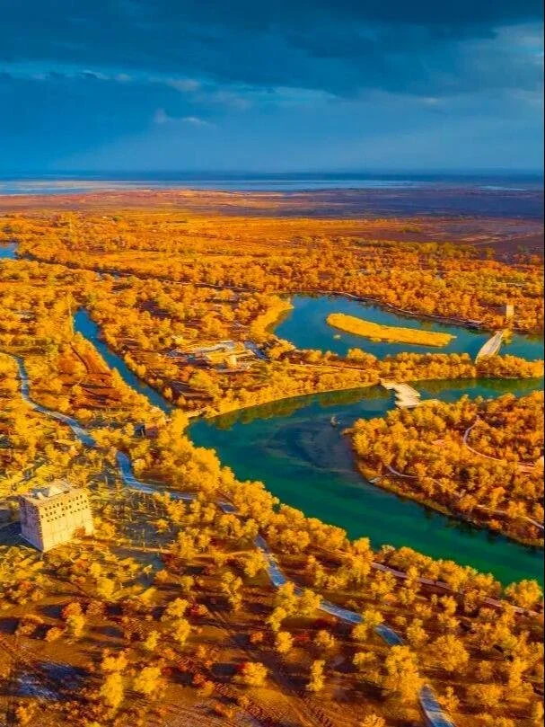 2026 China Autumn Travel: The Complete Guide from Kanas in September to Tengchong Ginkgo in December