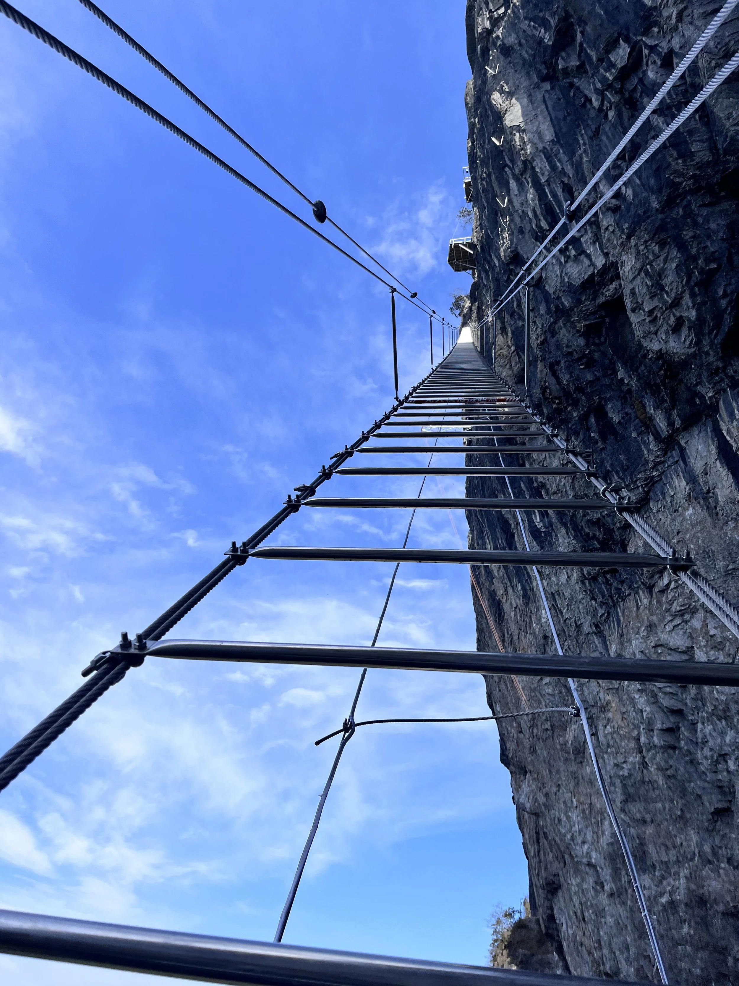 Zhangjiajie Wins 2026 Global World Heritage Education Award for Its Qixing Mountain Outdoor Challenge
