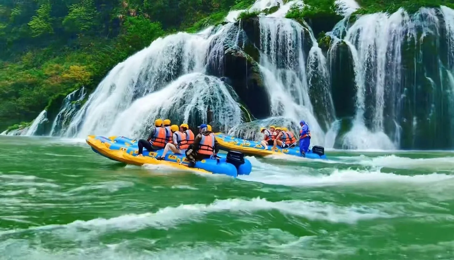 A raft running the rapids of the Maoyan River near Zhangjiajie