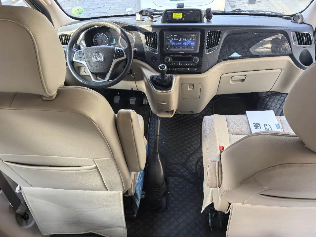 Xi'an Day Tour Private Car Charter Service (14-Seat Vehicle).jpg