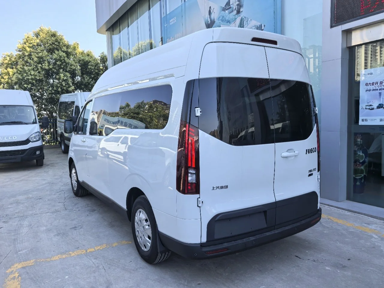 Xi'an Airport One-Way Transfer Service by 14-Seat Vehicle.jpg