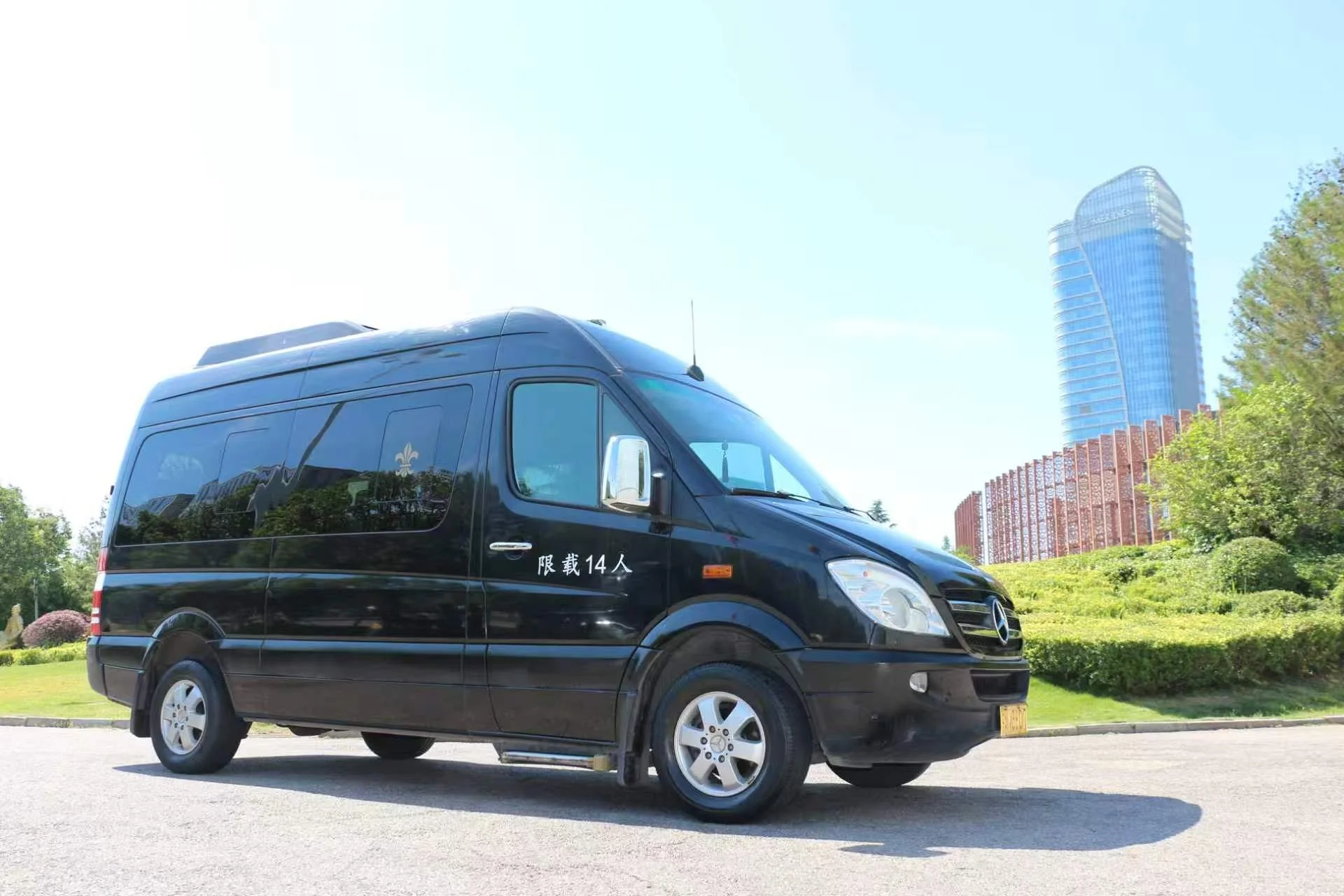 Xi'an Airport One-Way Transfer Service by 18-Seat Vehicle.jpg