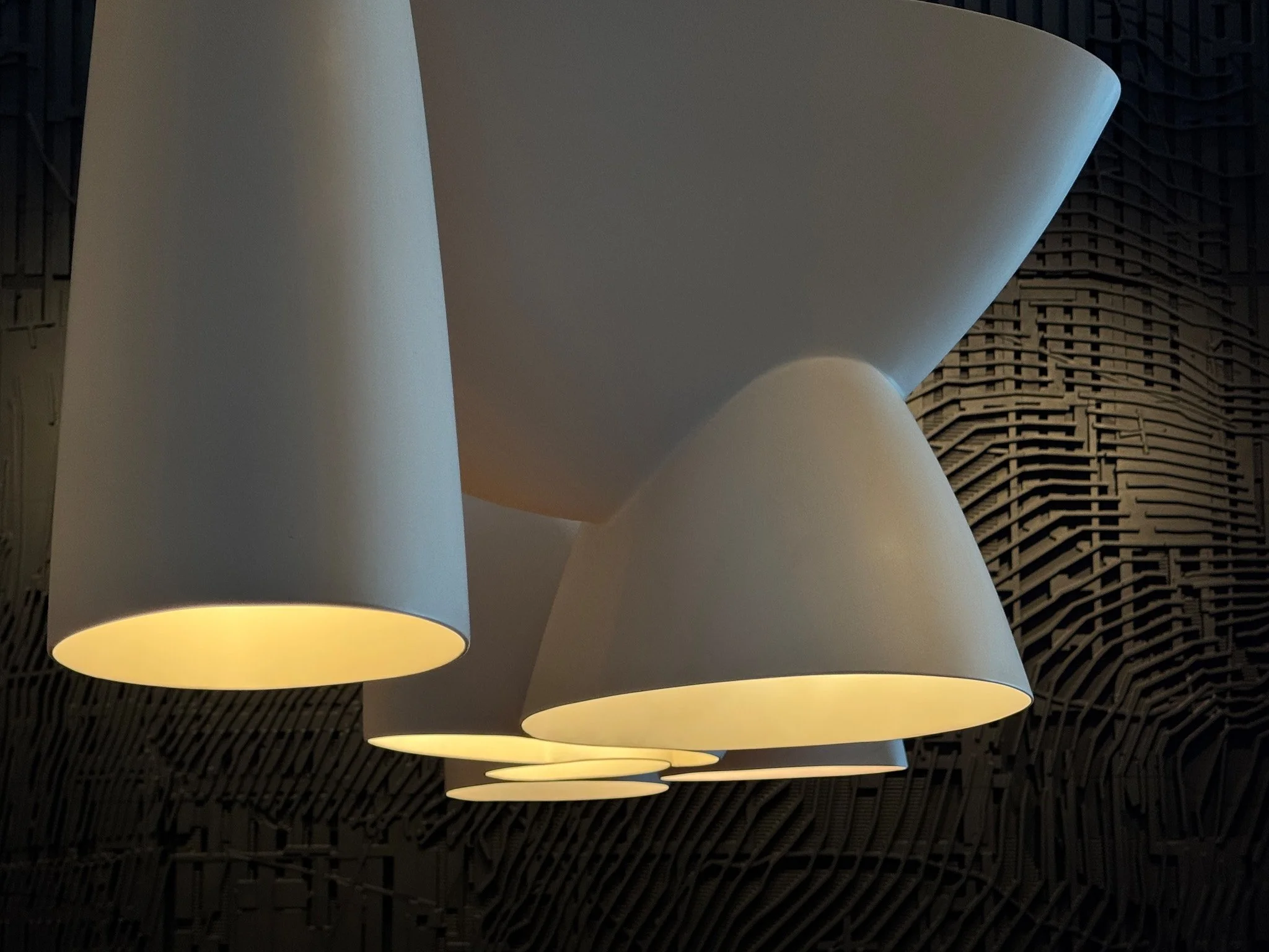 d+workshop-serious-play-custom-lighting-art-wall.jpg