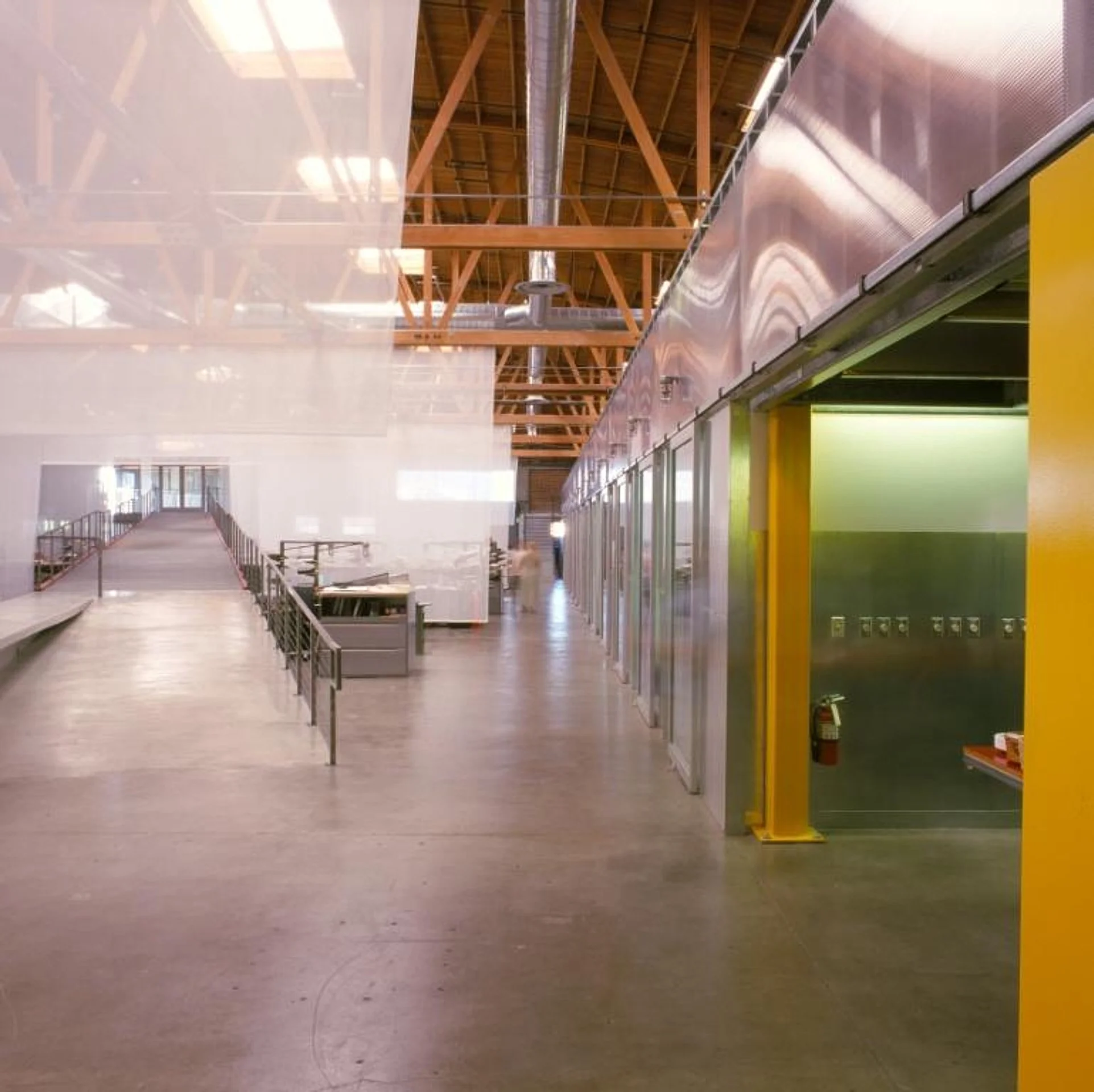 ground-zero-headquarters-working-hall-yellow-portal.jpg