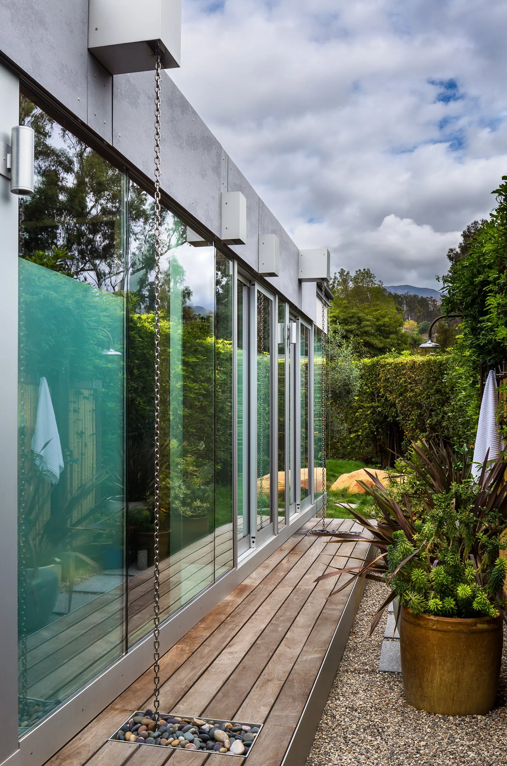 cl20-residential-prototype-santa-barbara-glass-wall-garden.jpg
