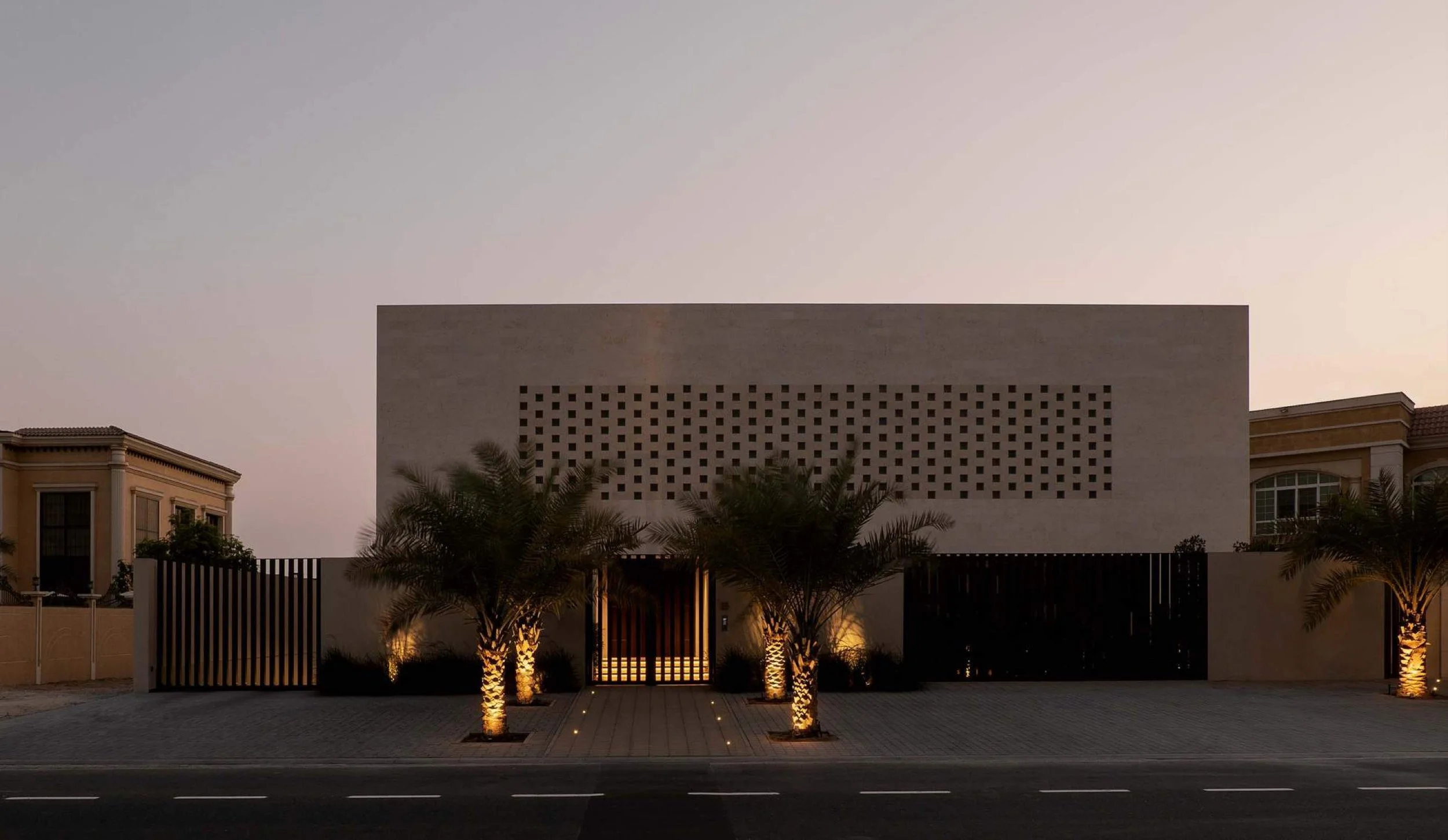 donaldson-partners-dune-house-dubai-front-facade-sunset.jpg