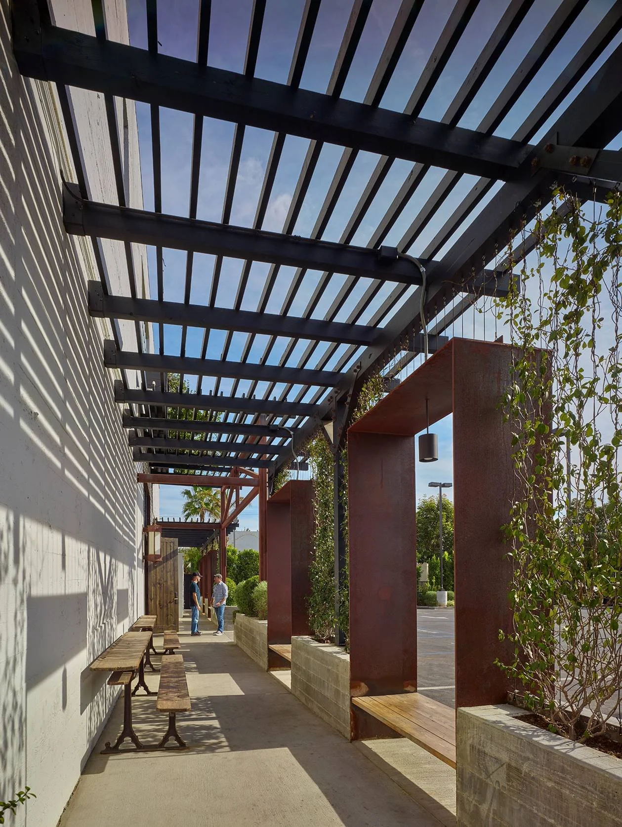smuggler-hollywood-office-steel-trellis-walkway.jpg