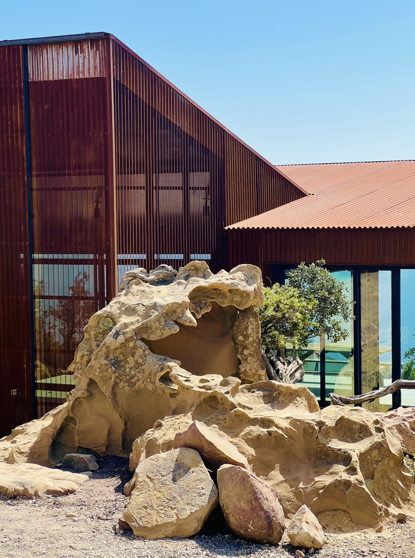 donaldson-partners-hr43-residence-hollister-ranch-weathering-steel-volume-sandstone-outcrop.jpg