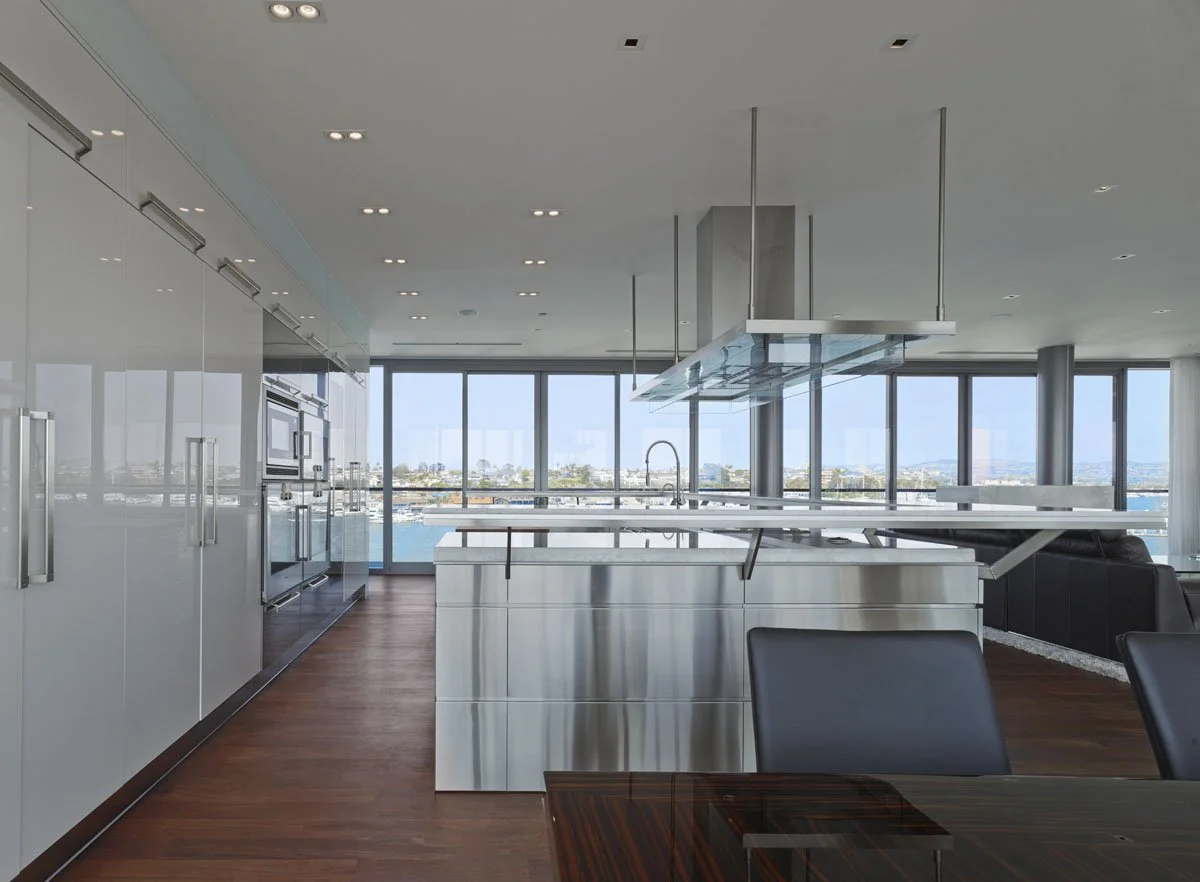 via-lido-residence-waterfront-kitchen.jpg