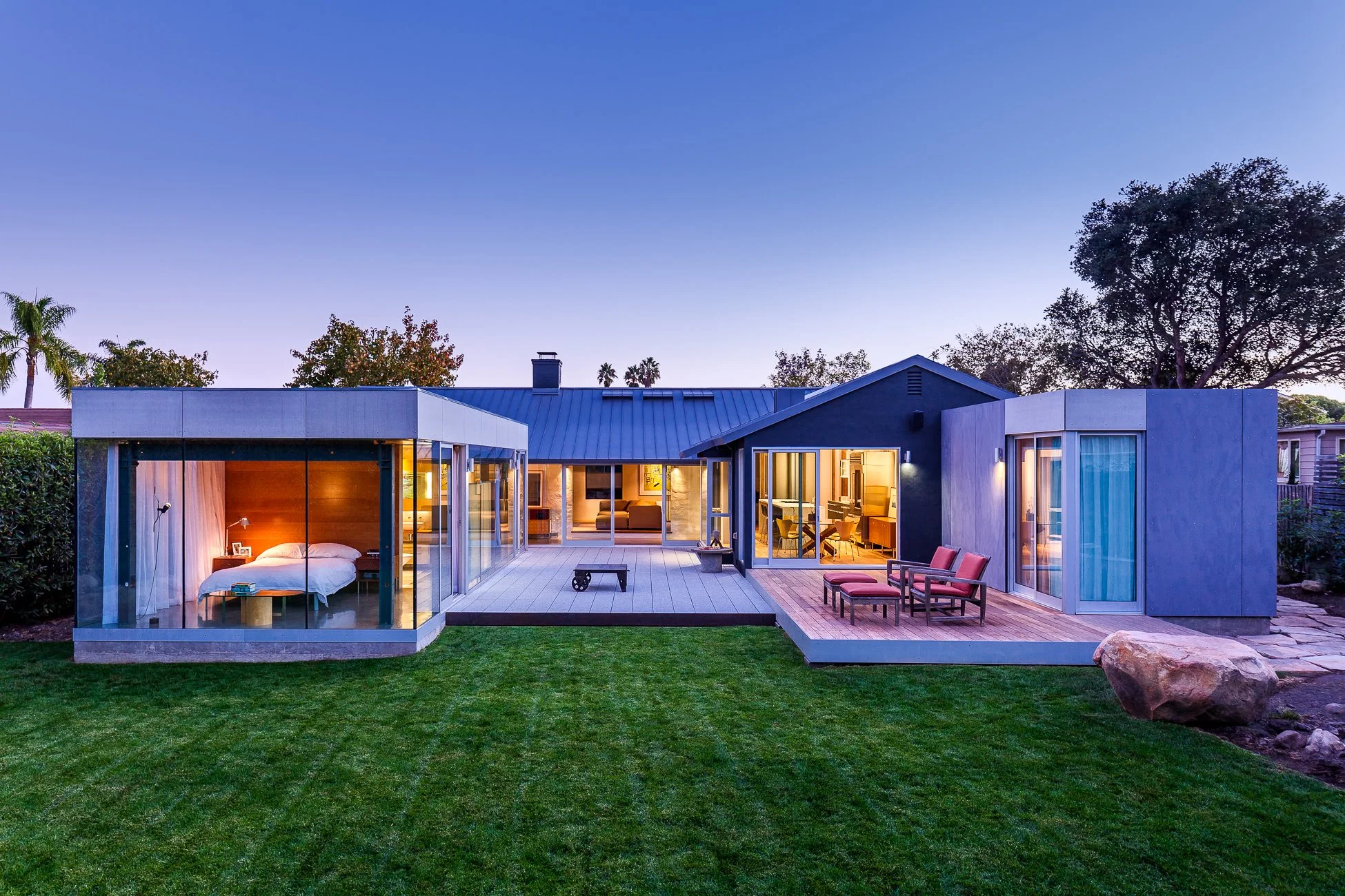 cl20-residential-prototype-santa-barbara-courtyard-exterior-dusk.jpg
