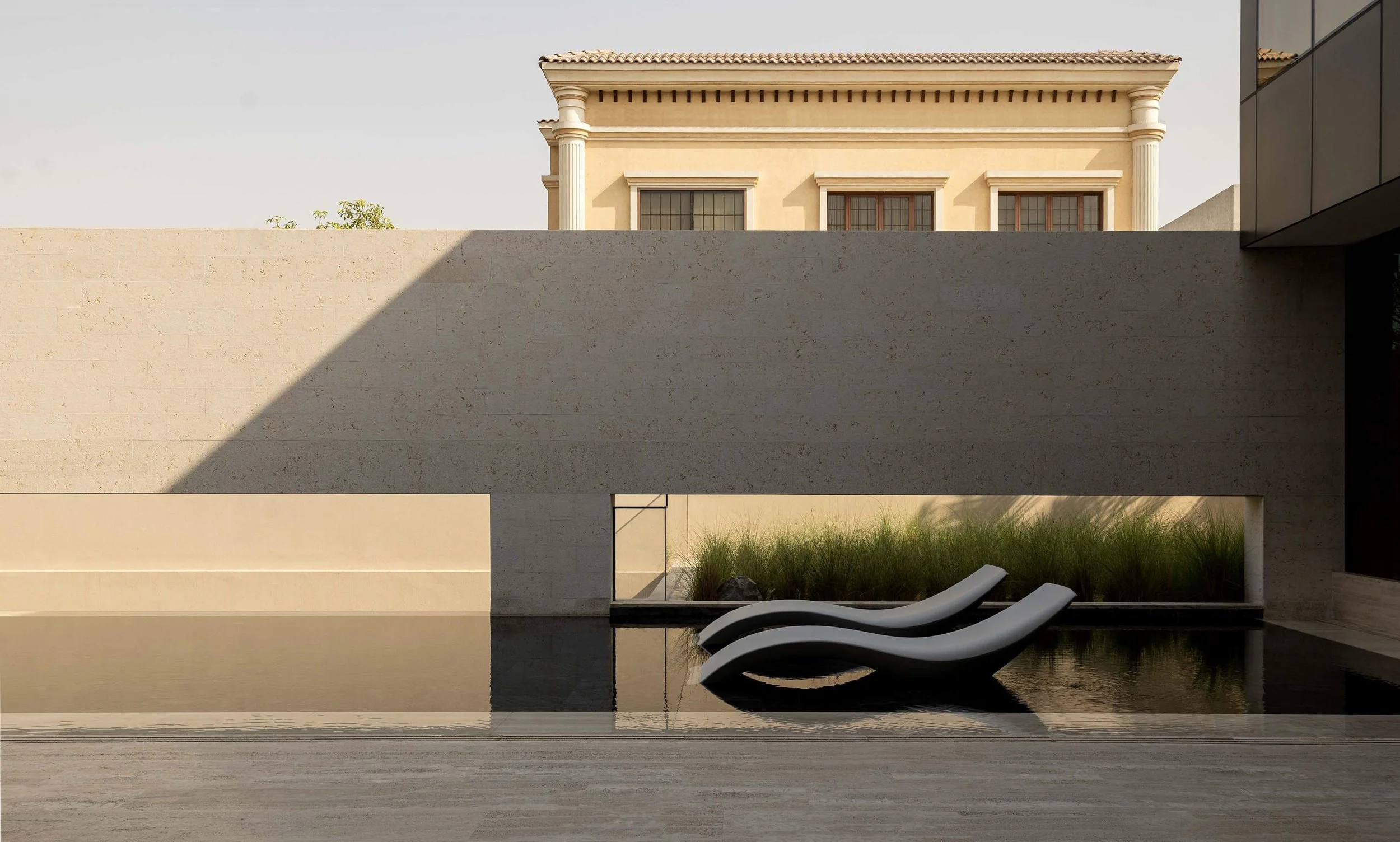 donaldson-partners-dune-house-reflecting-pool-courtyard.jpg