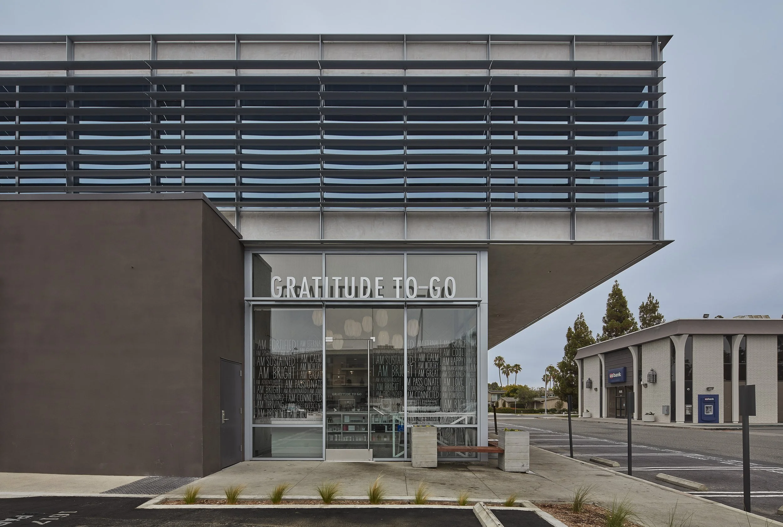 castaway-commons-newport-beach-gratitude-to-go-storefront.jpg