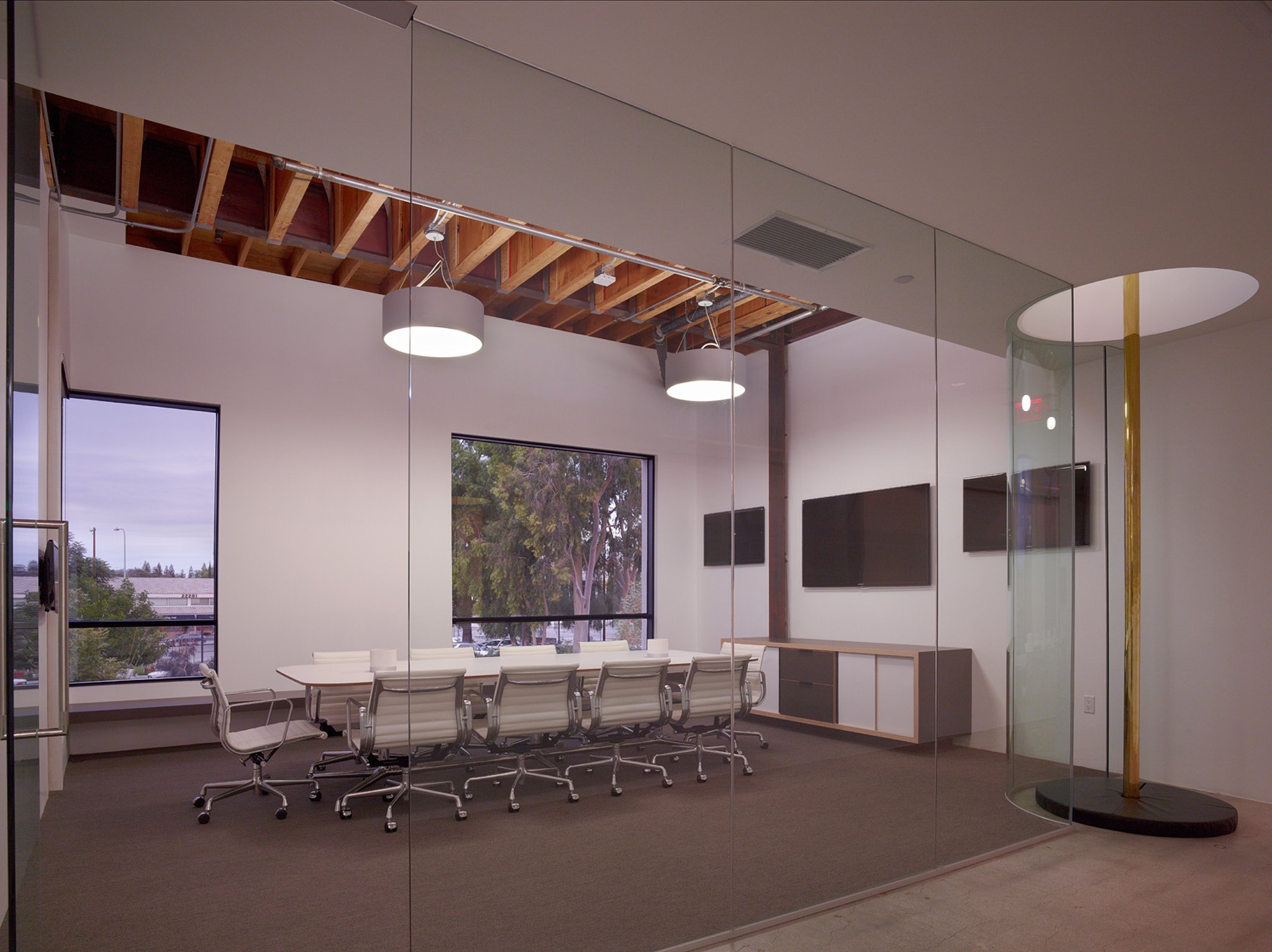 sierra-pacific-construction-san-fernando-valley-glass-conference-room.jpg