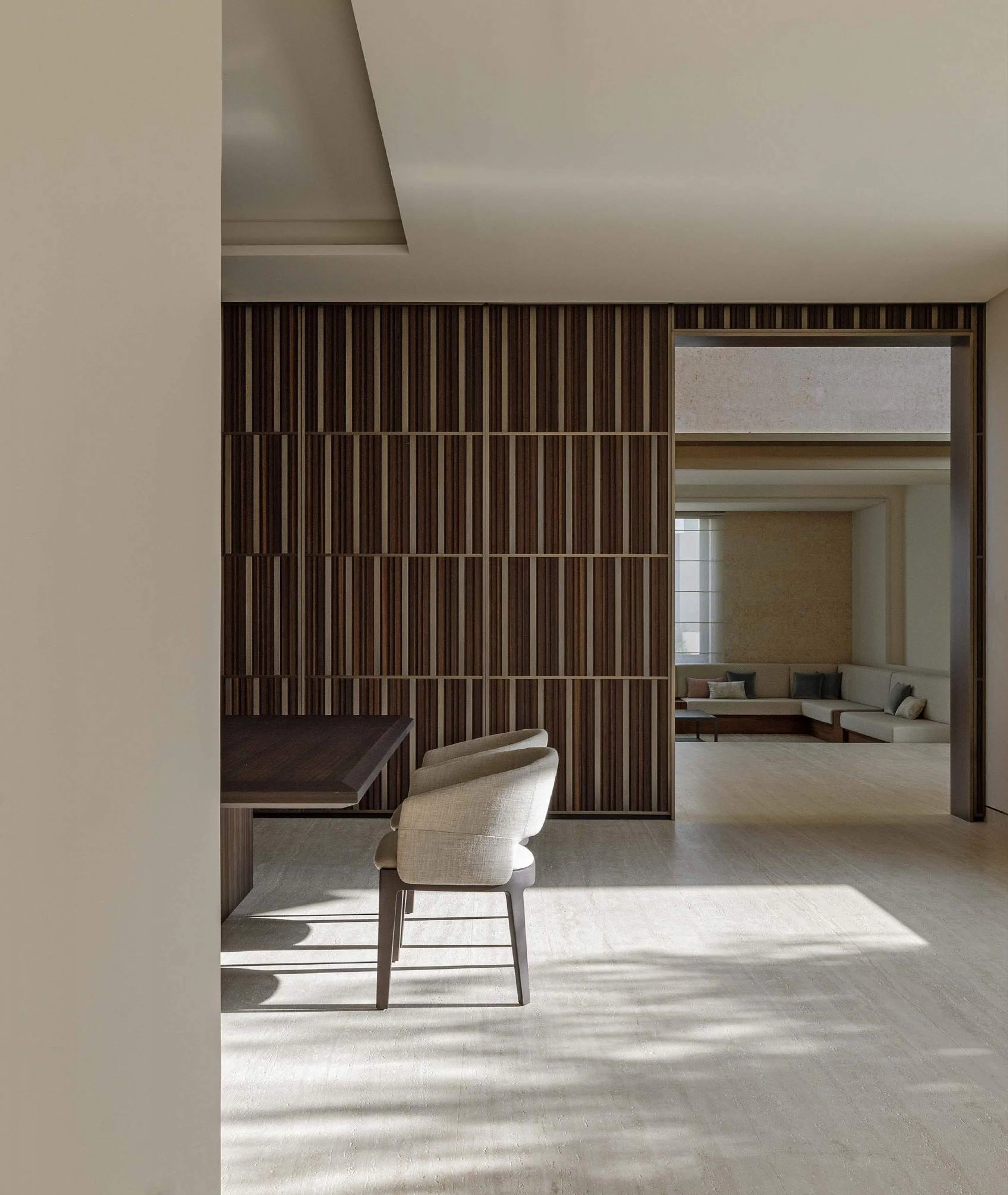 donaldson-partners-dune-house-dining-room-custom-wood-feature-wall.jpg