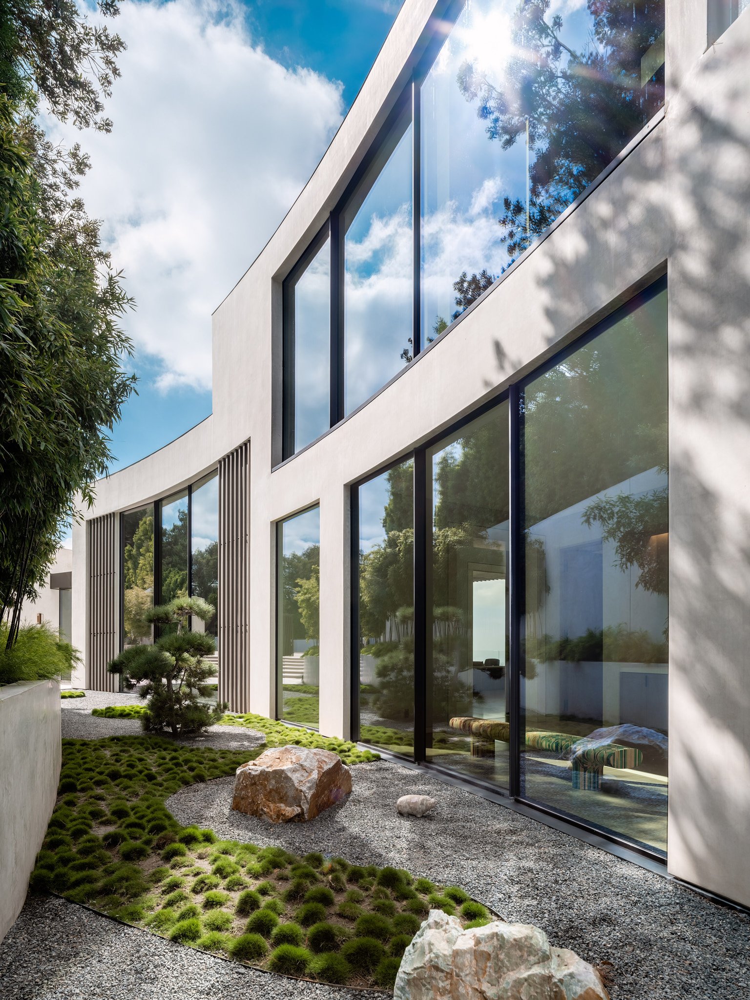 tione-estate-los-angeles-landscape-garden-glass-architecture.jpg