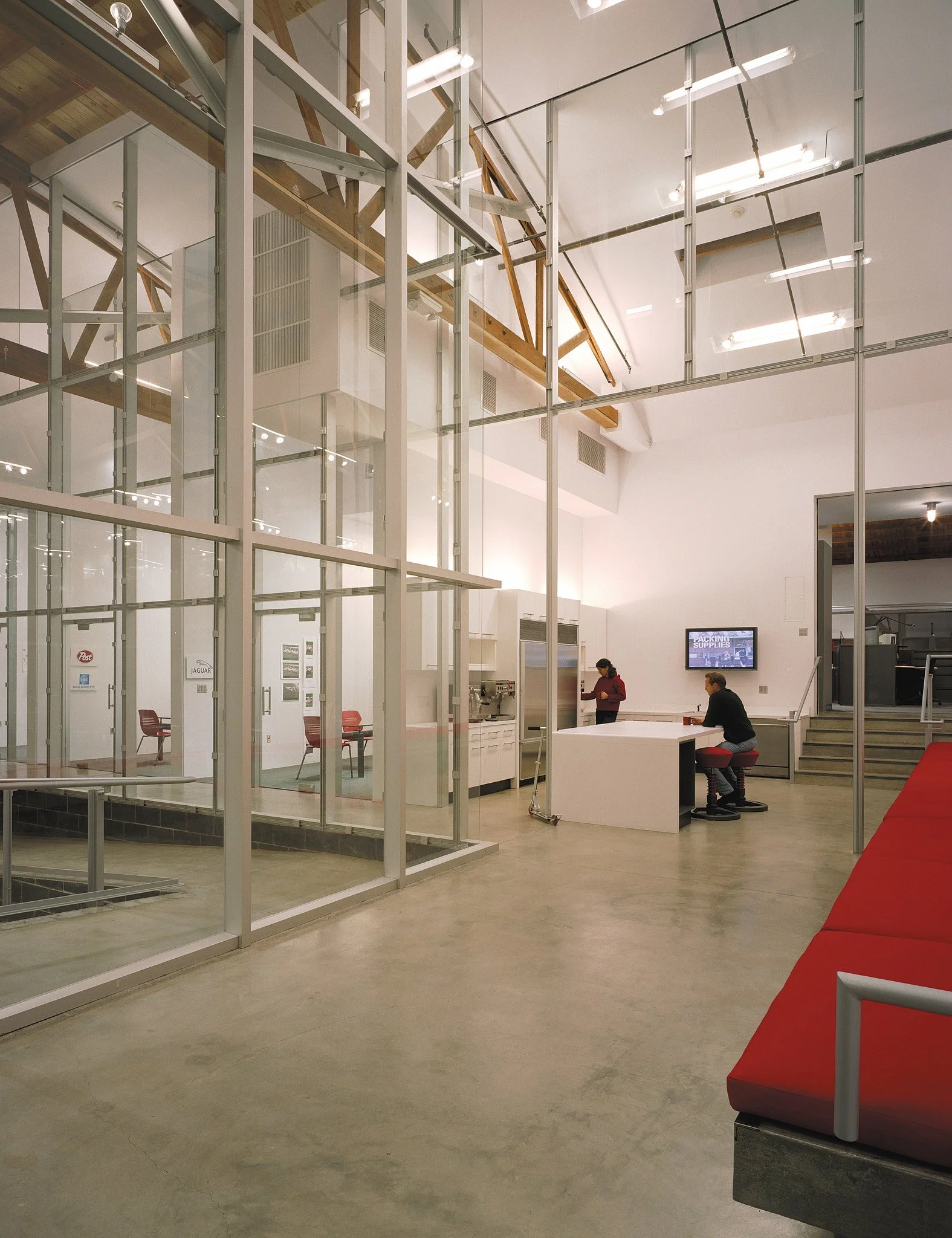 ogilvy-culver-city-los-angeles-glass-meeting-spaces.jpg