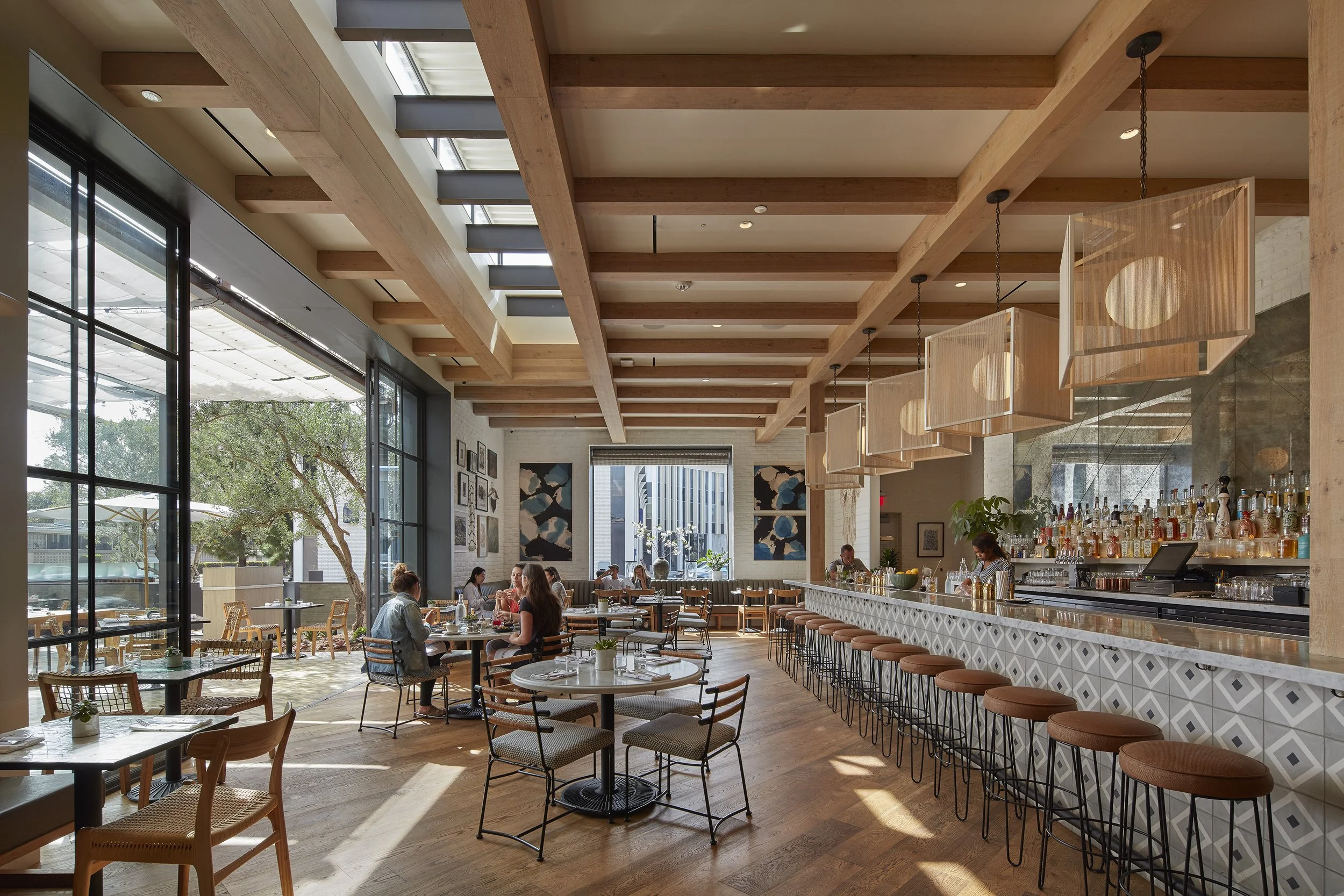 castaway-commons-newport-beach-restaurant-interior.jpg
