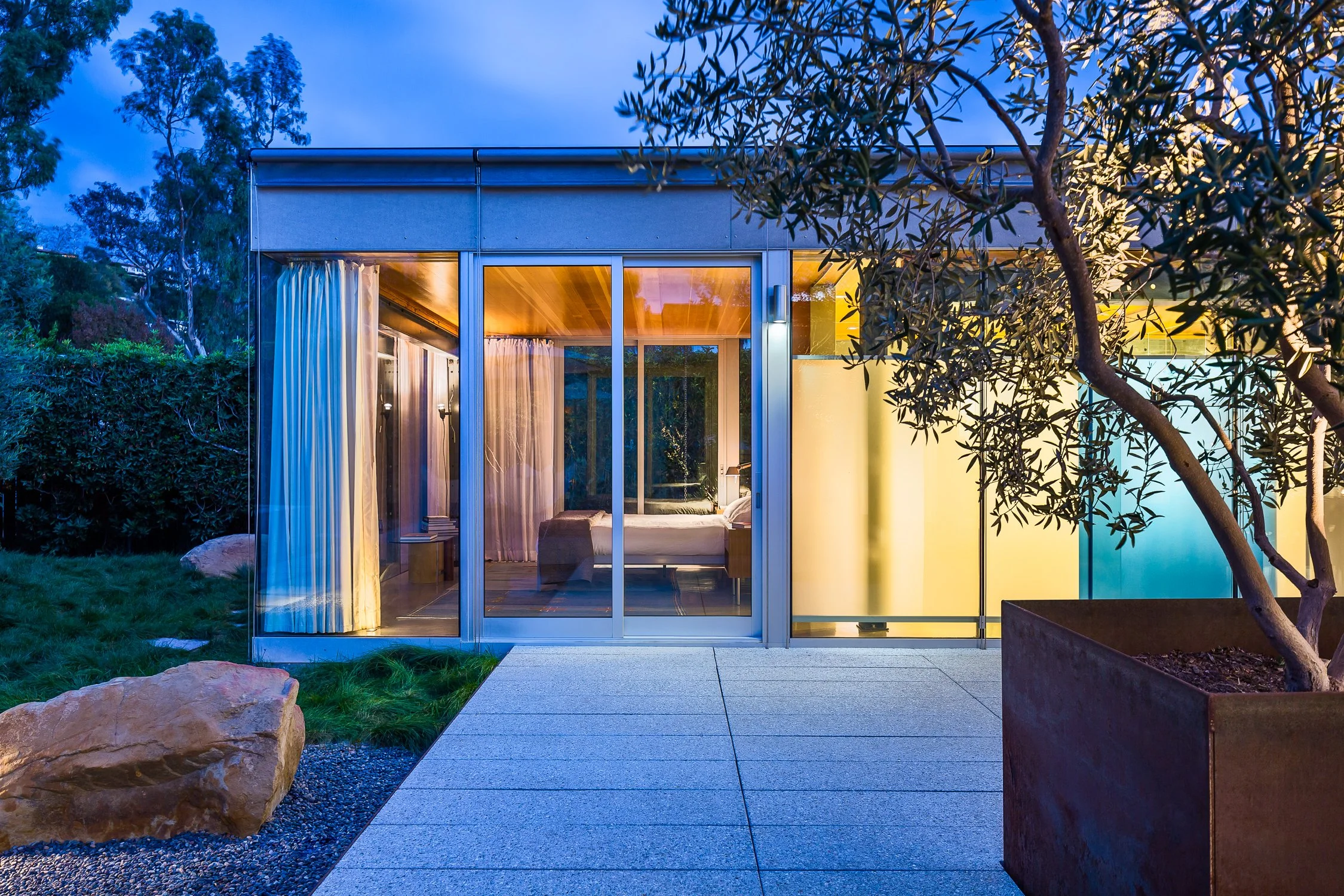 cl20-residential-prototype-santa-barbara-bedroom-garden-entry.jpg