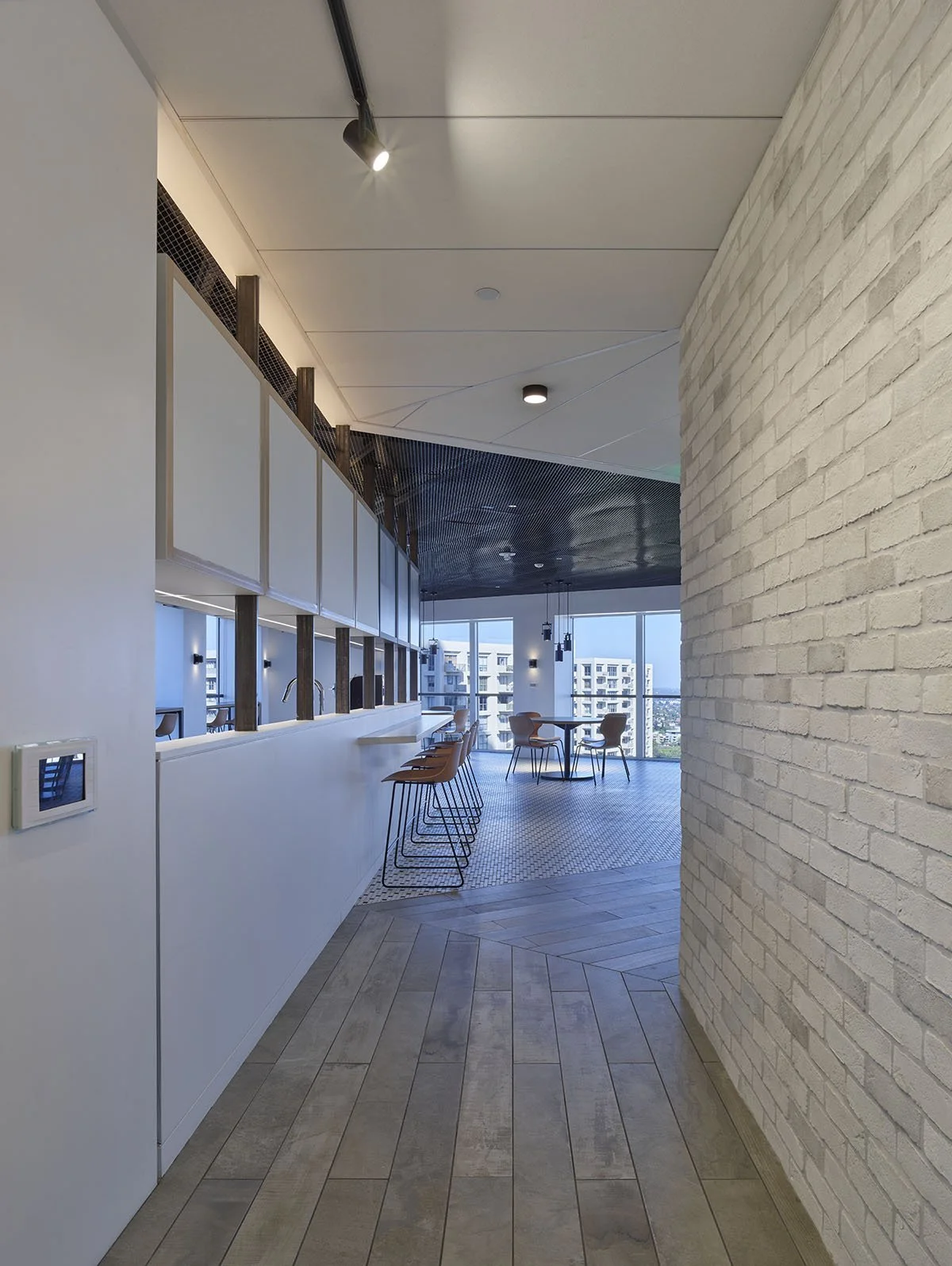 savitsky-satin-bacon-bucci-century-city-communal-office-cafe.jpg