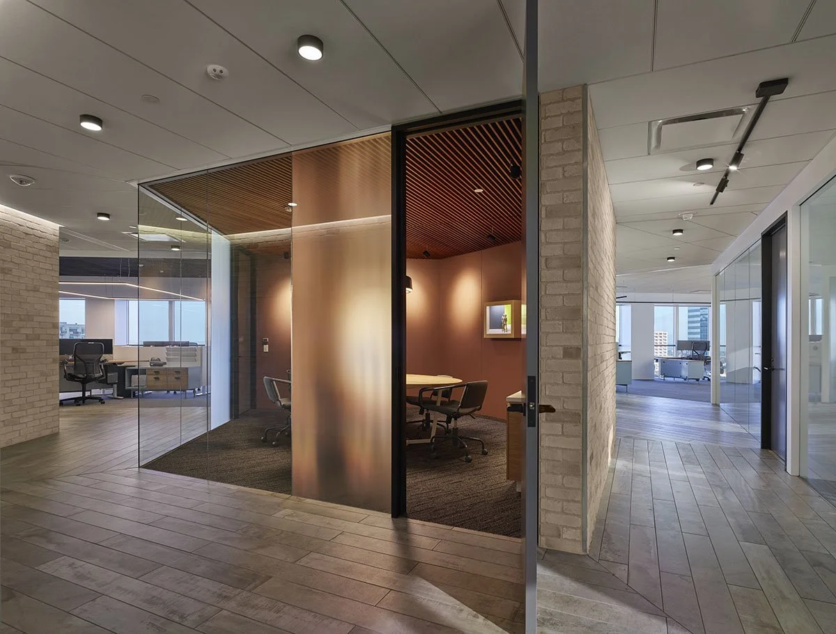 savitsky-satin-bacon-bucci-century-city-glass-meeting-room-interior.jpg