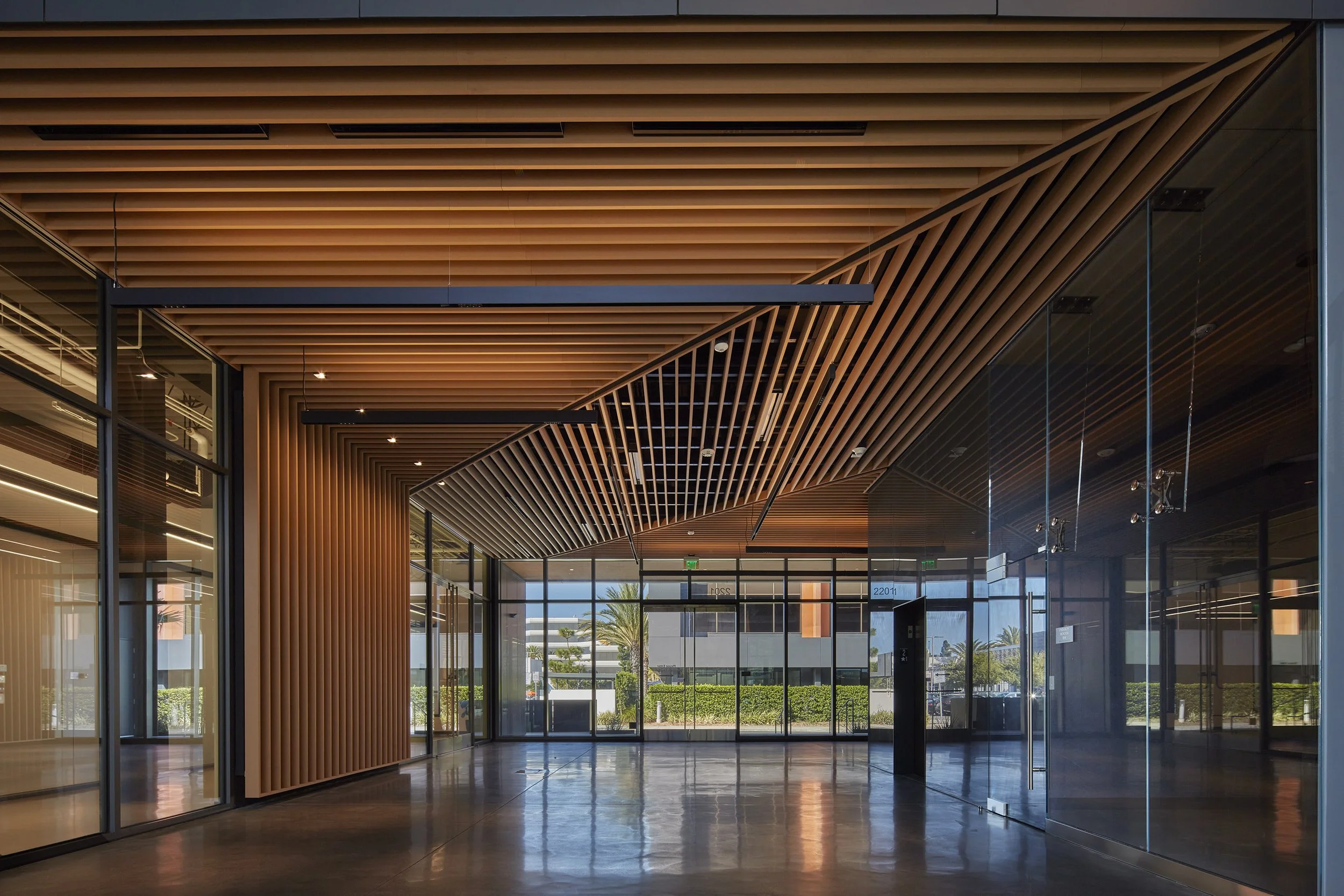 rosecrans-el-segundo-office-double-height-lobby.jpg