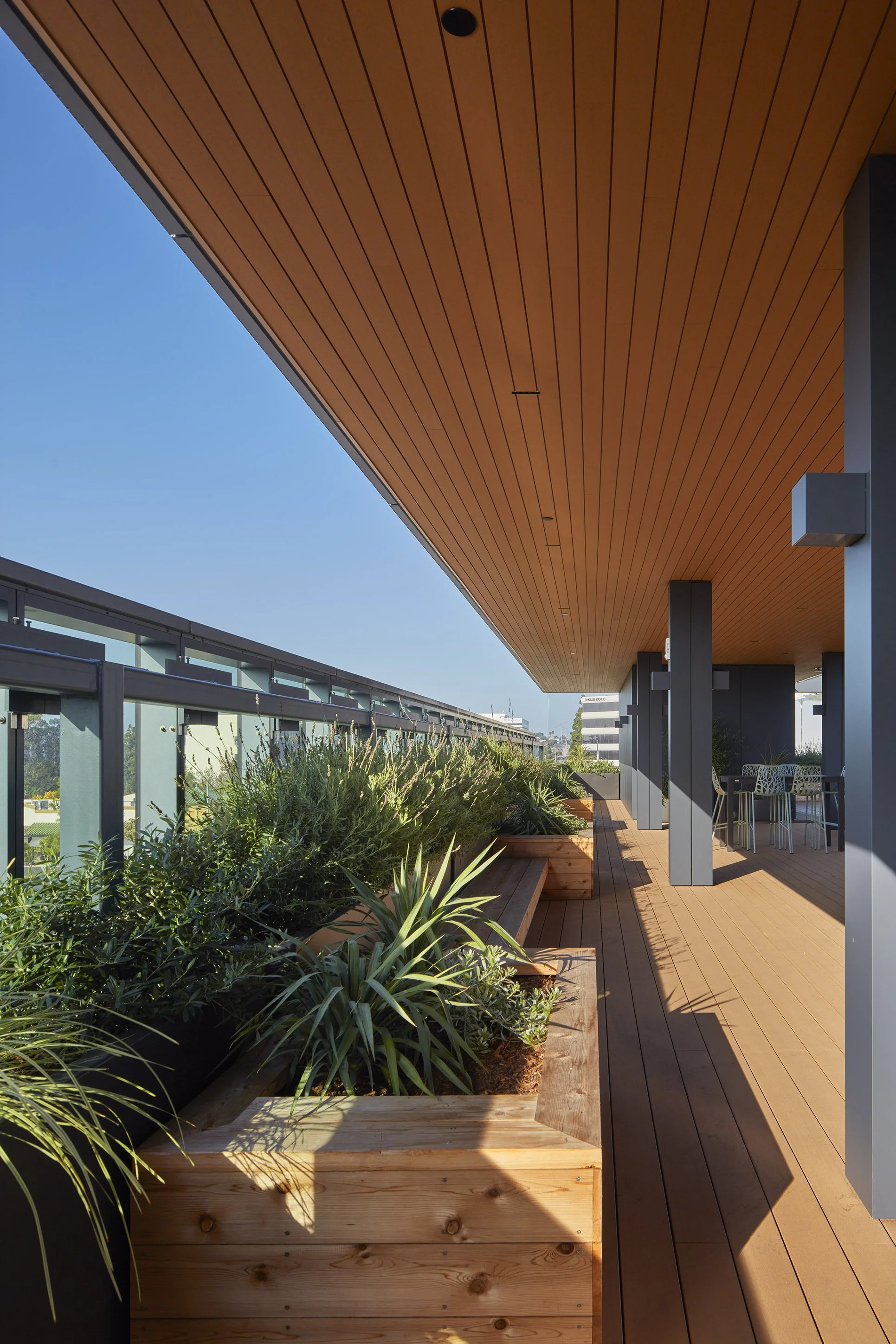 rosecrans-el-segundo-office-rooftop-terrace-landscape.jpg