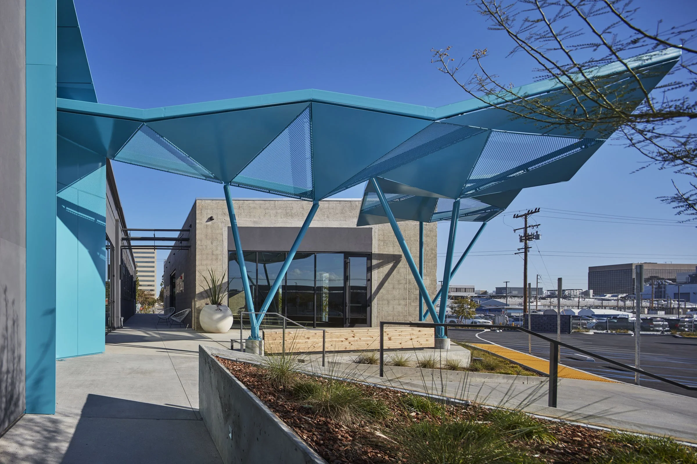 maple-el-segundo-canopy-courtyard.jpg