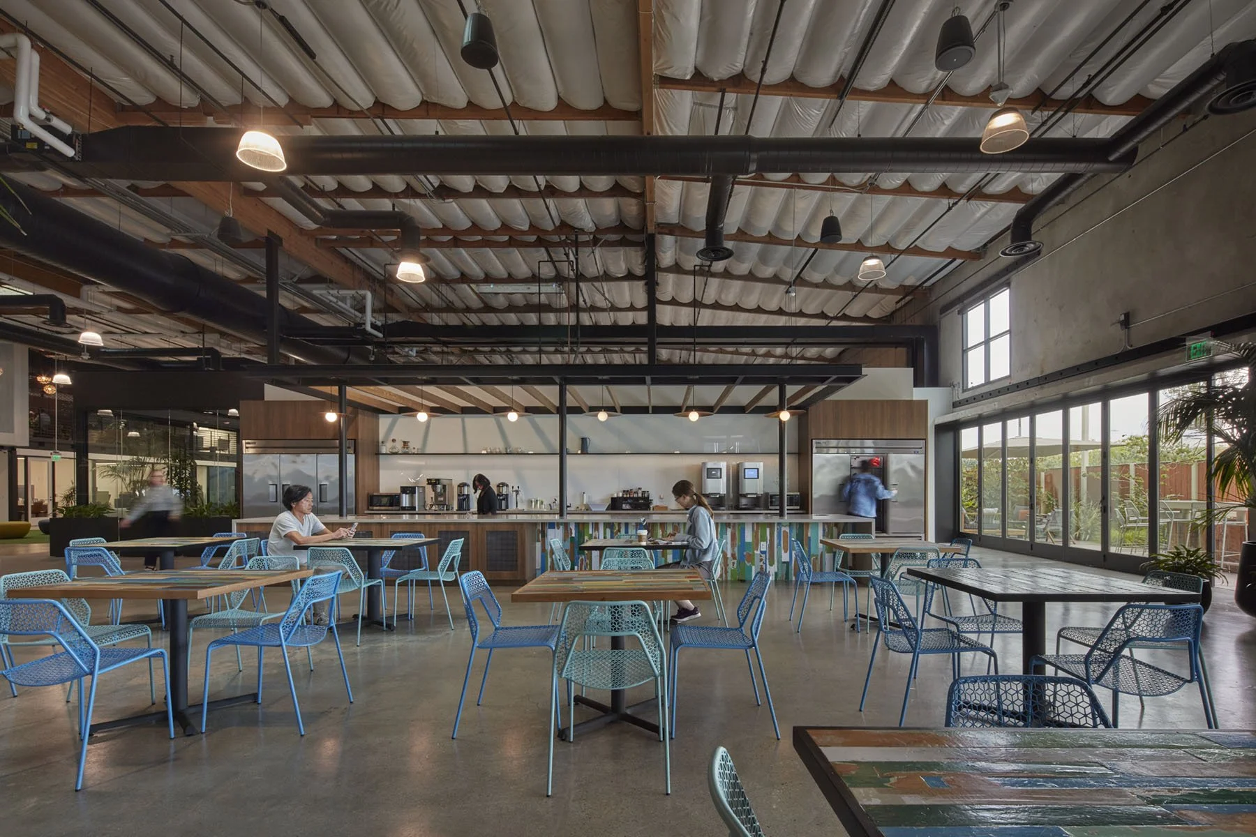 tricon-residential-tustin-communal-cafe-kitchen.jpg