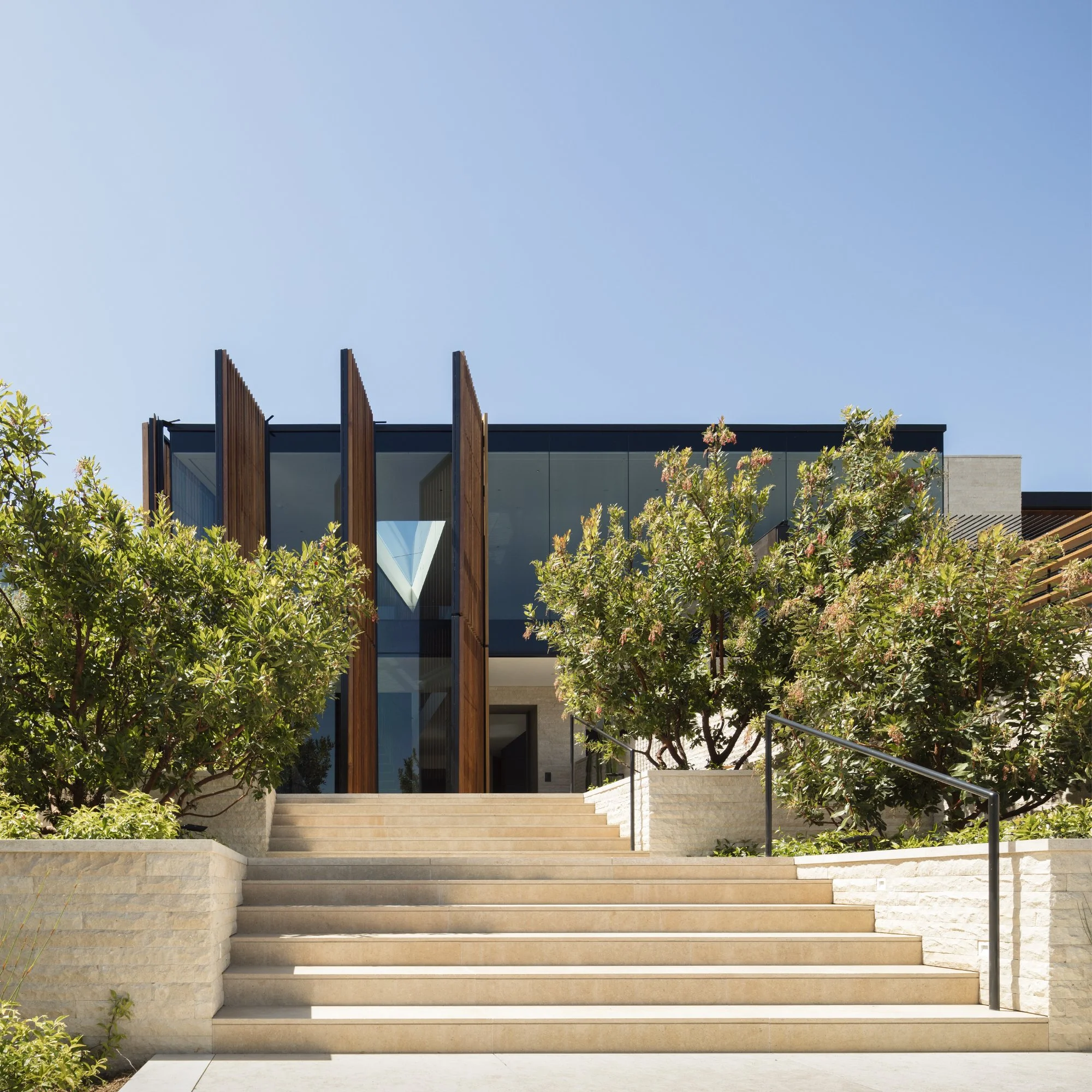 donaldson-partners-tramonto-residence-pacific-palisades-courtyard-rooftop-view.jpg