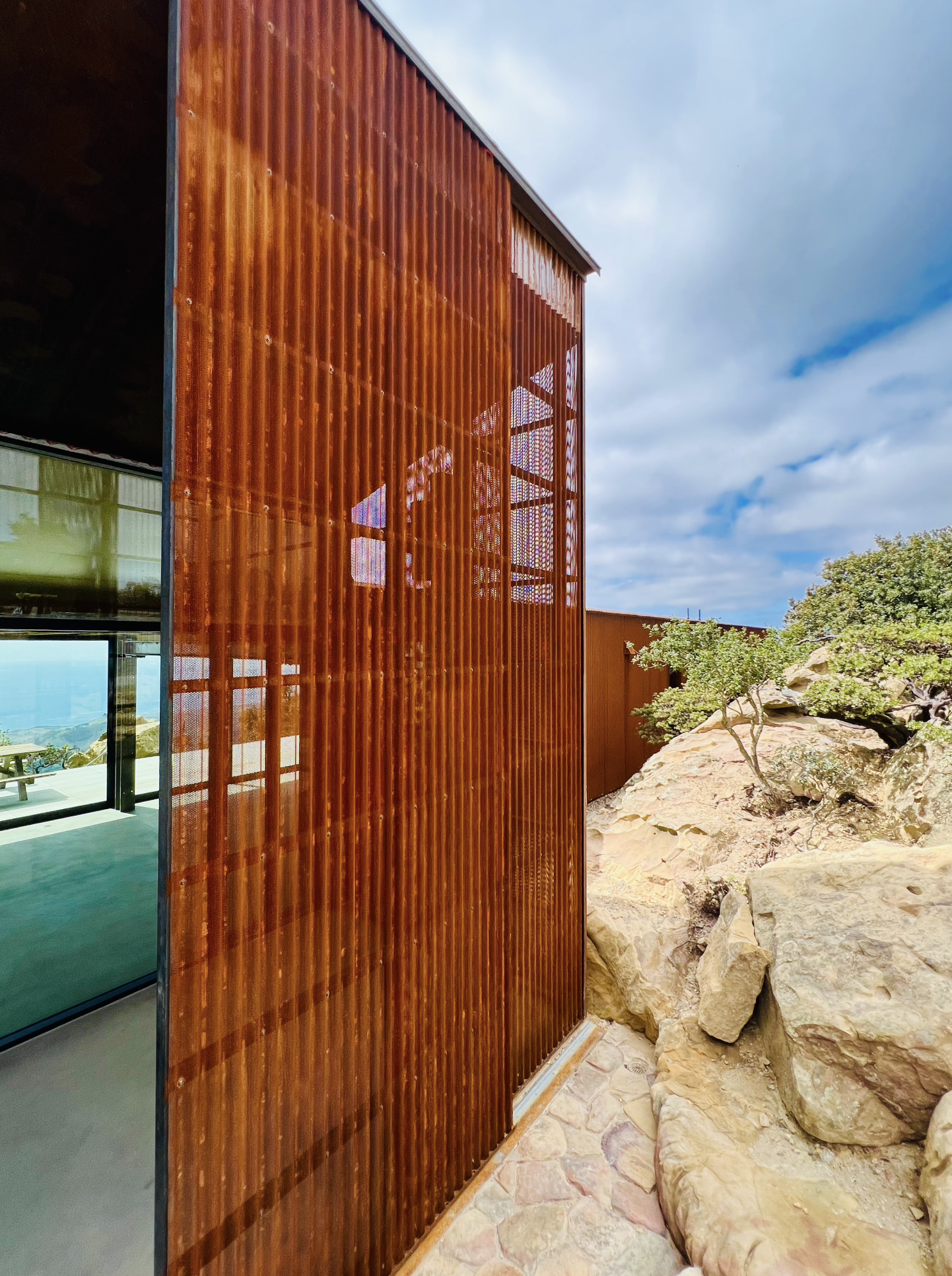 donaldson-partners-hr43-residence-hollister-ranch-perforated-weathering-steel-screen.jpg