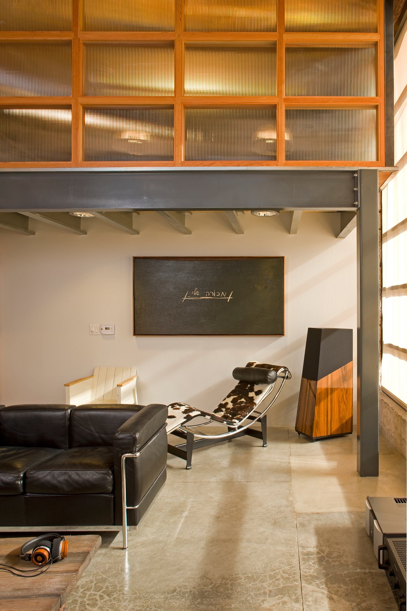 biscuit-filmworks-los-angeles-lounge.jpg