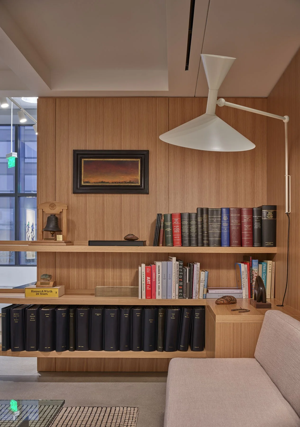 broad-foundation-los-angeles-education-library-bookshelf.jpg