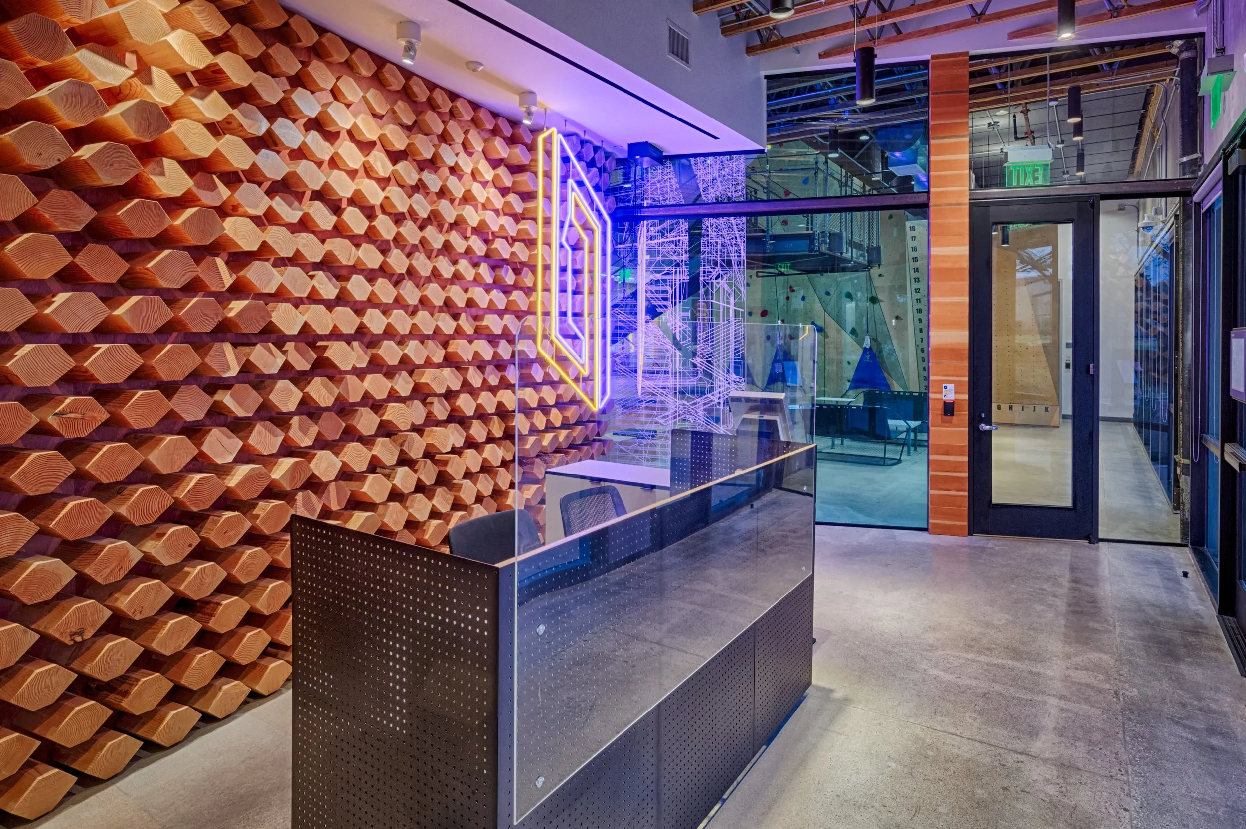 google-goleta-technology-campus-entry-textured-wood-wall.jpg