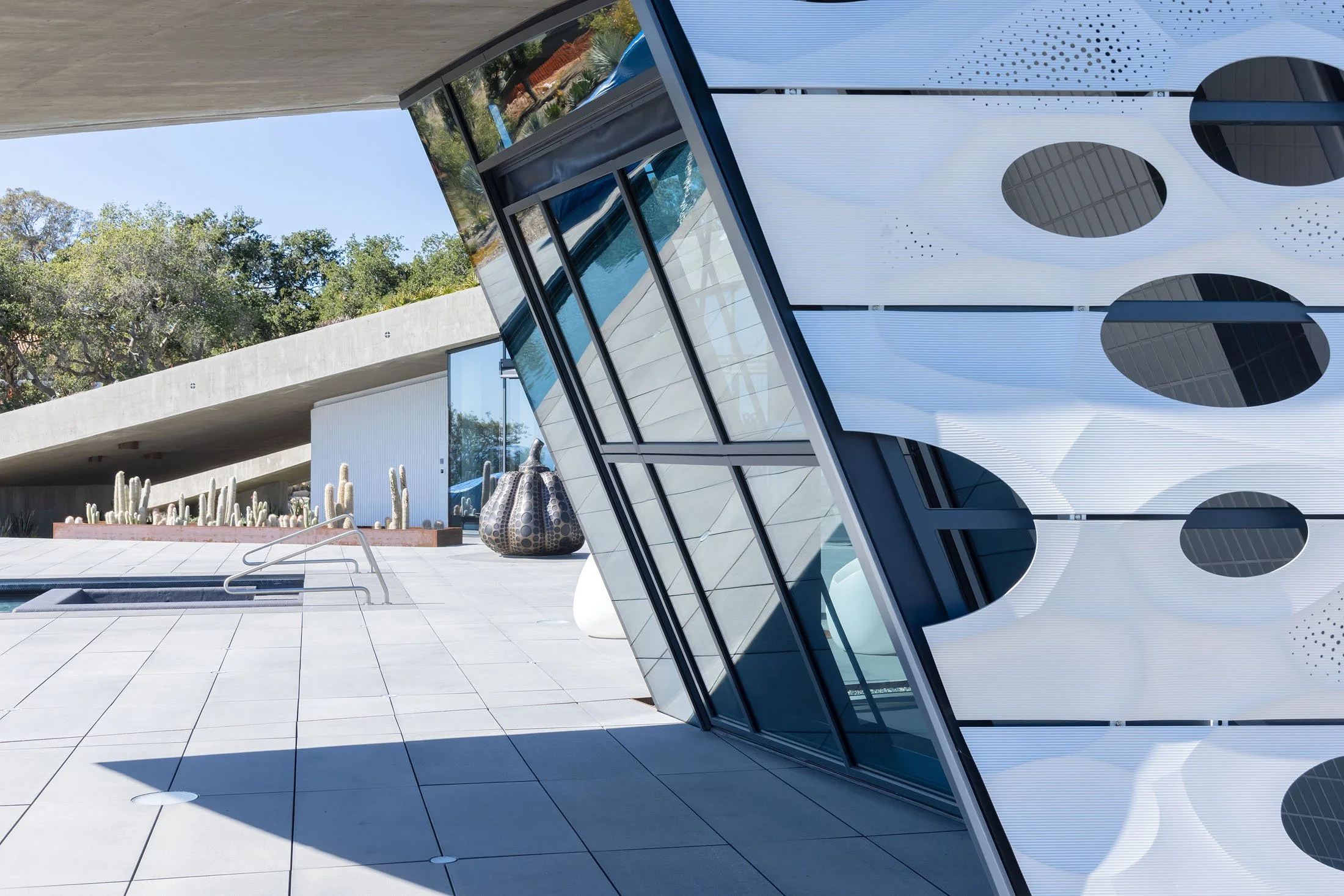 Hill-House-Montecito-Exterior_02.jpg