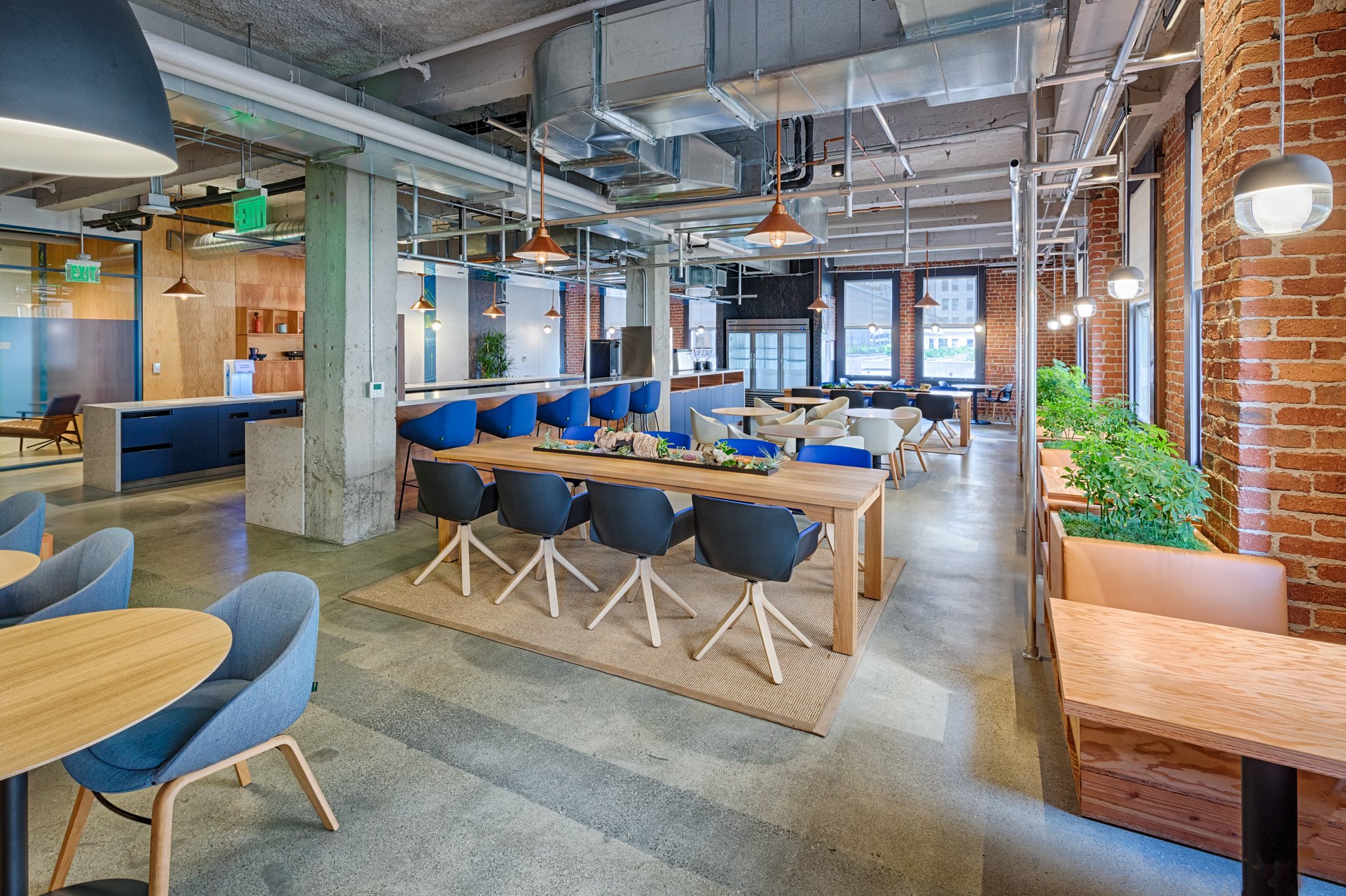 landmark-communal-dining-space-san-francisco.jpg