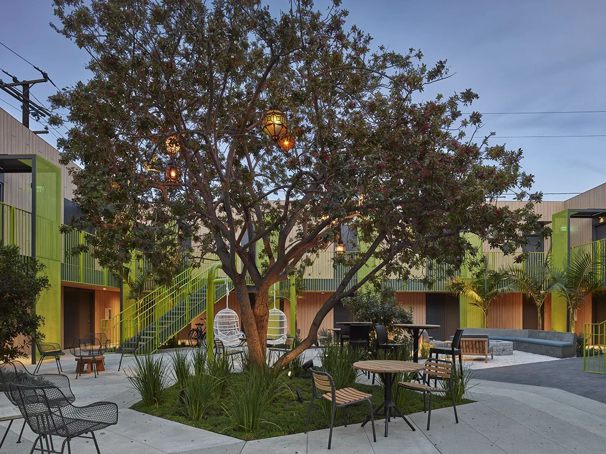 mayumi-hotel-culver-city-courtyard-tree.jpg