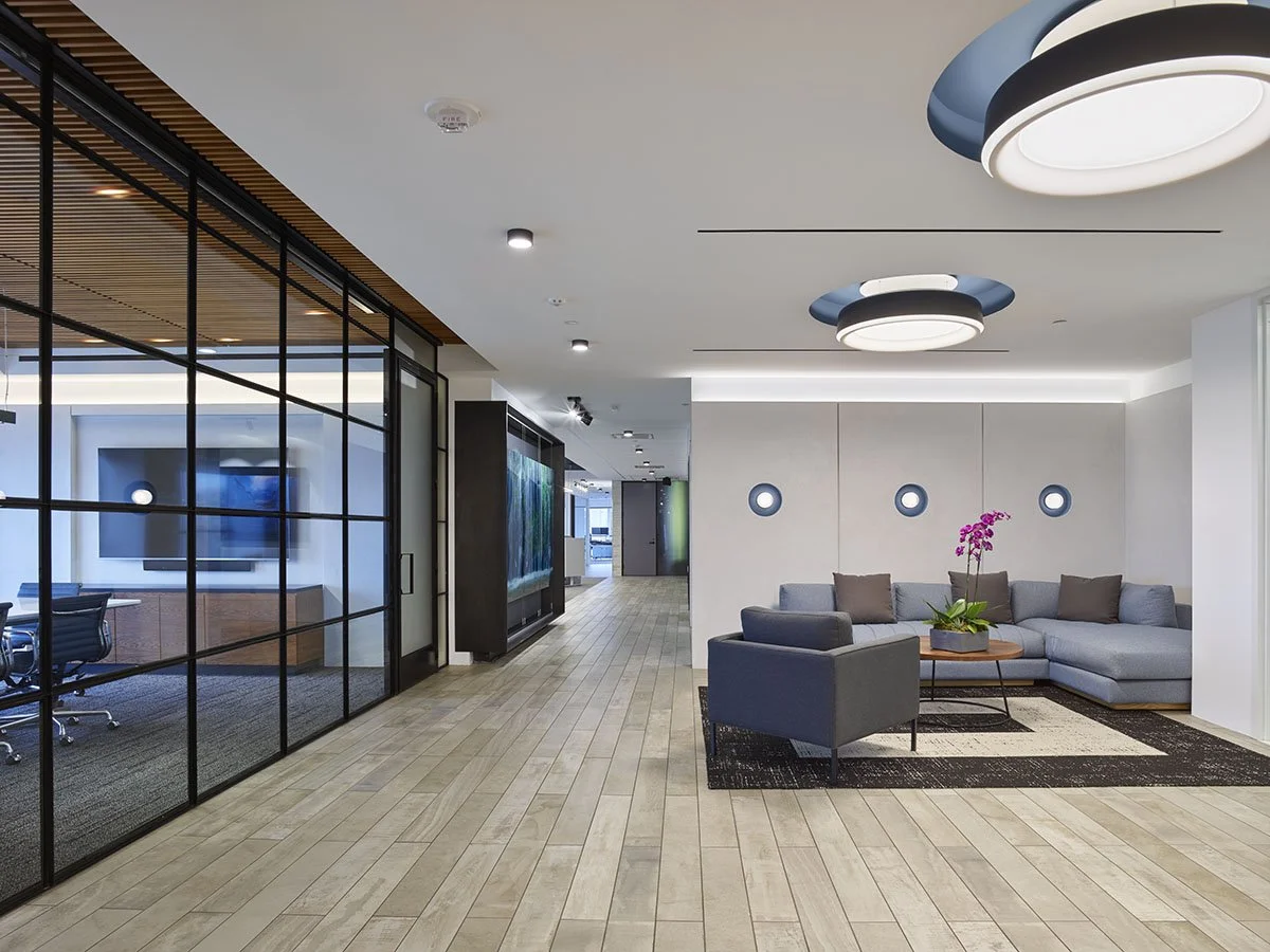 savitsky-satin-bacon-bucci-century-city-contemporary-office-lounge.jpg
