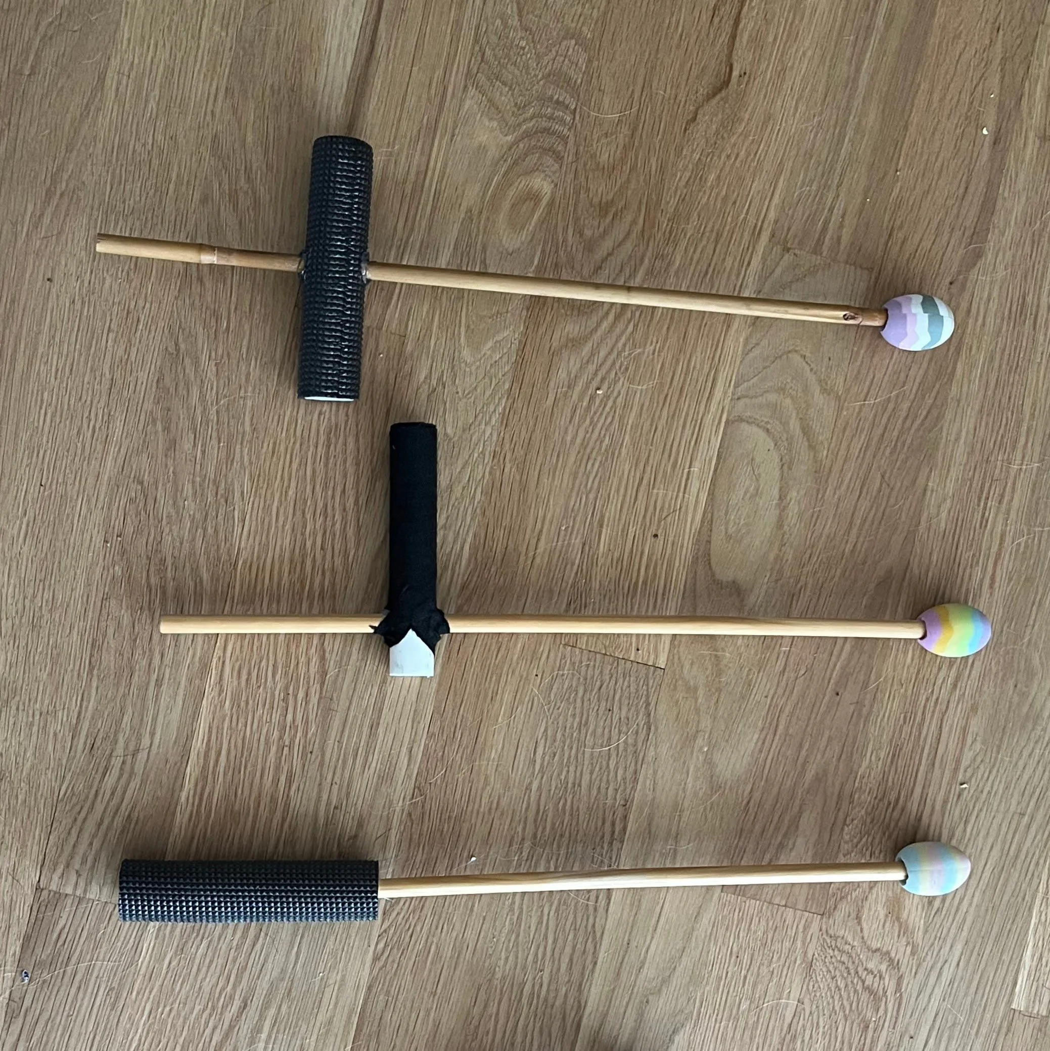 Reachers with 3 types of grip and rubber tips for pressing buttons