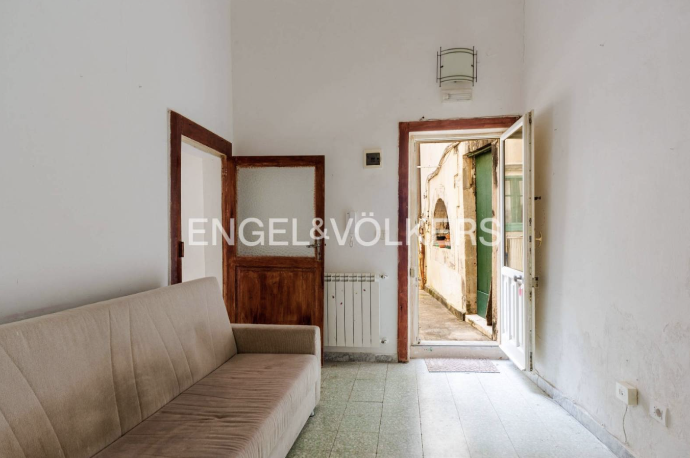 Historic Apartment on Via Roma